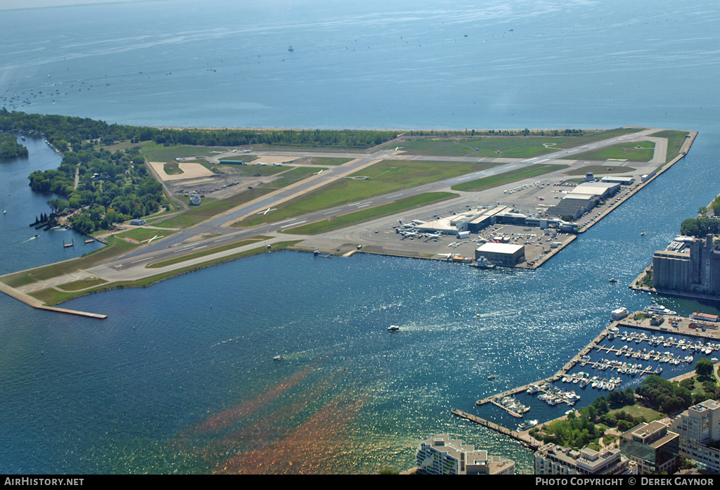 Airport photo of Toronto - Billy Bishop City (CYTZ / YTZ) in Ontario, Canada | AirHistory.net #259722