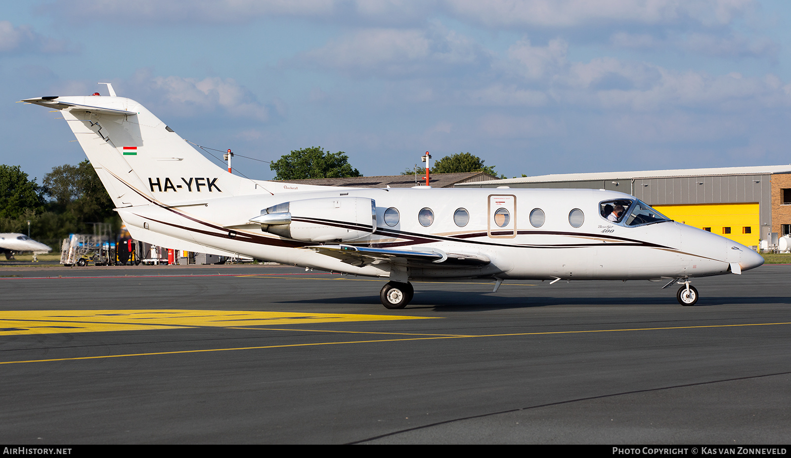 Aircraft Photo of HA-YFK | Hawker Beechcraft 400A | AirHistory.net #259858