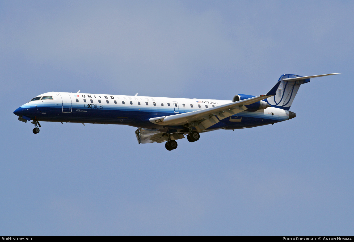 Aircraft Photo of N772SK | Bombardier CRJ-701ER (CL-600-2C10) | United Express | AirHistory.net #259953