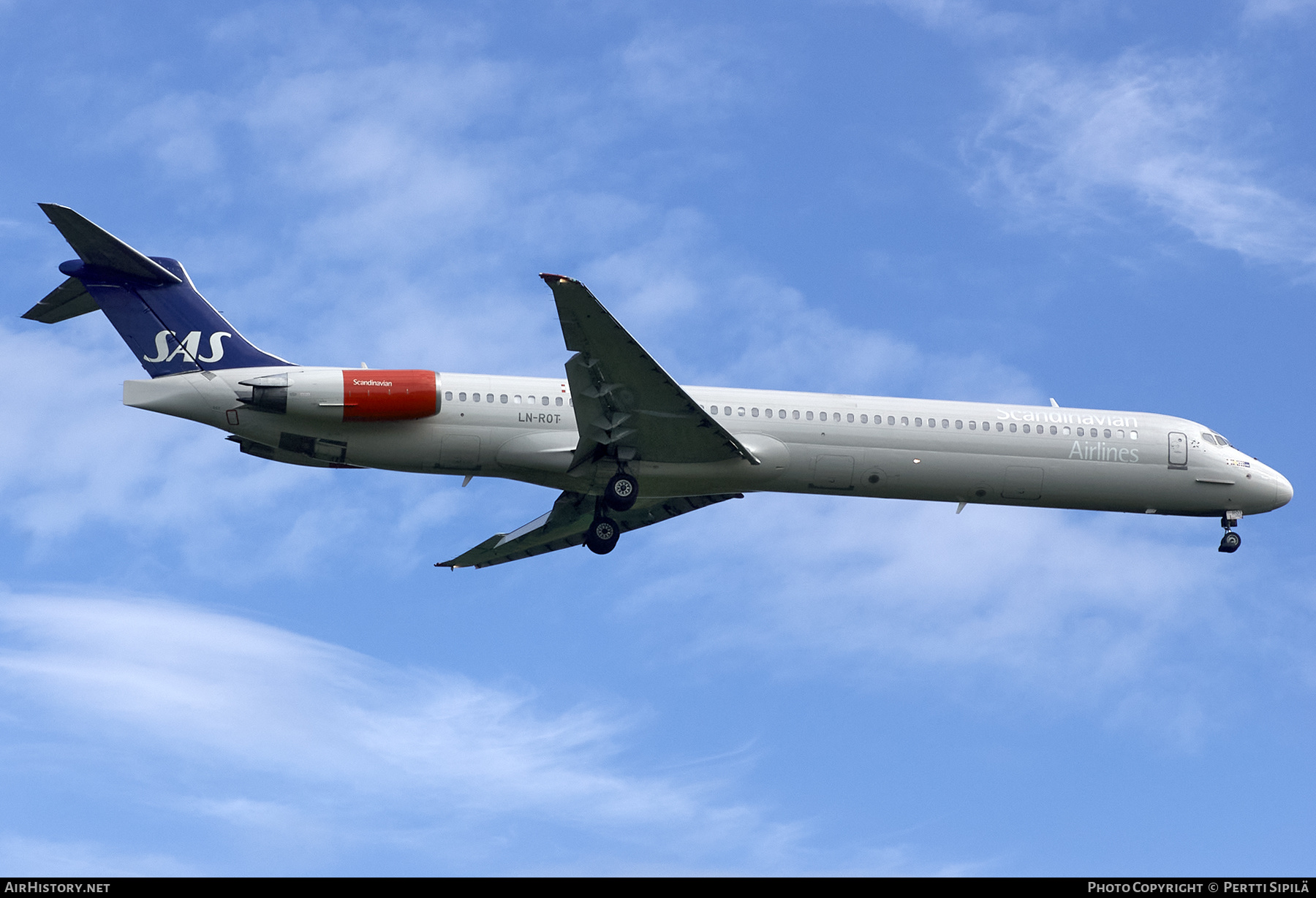 Aircraft Photo of LN-ROT | McDonnell Douglas MD-82 (DC-9-82) | Scandinavian Airlines - SAS | AirHistory.net #260202