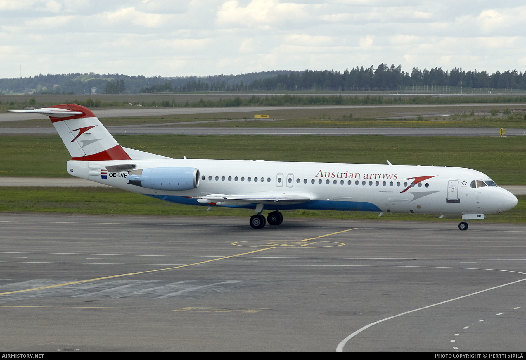 Aircraft Photo of OE-LVE | Fokker 100 (F28-0100) | Austrian Arrows | AirHistory.net #260290