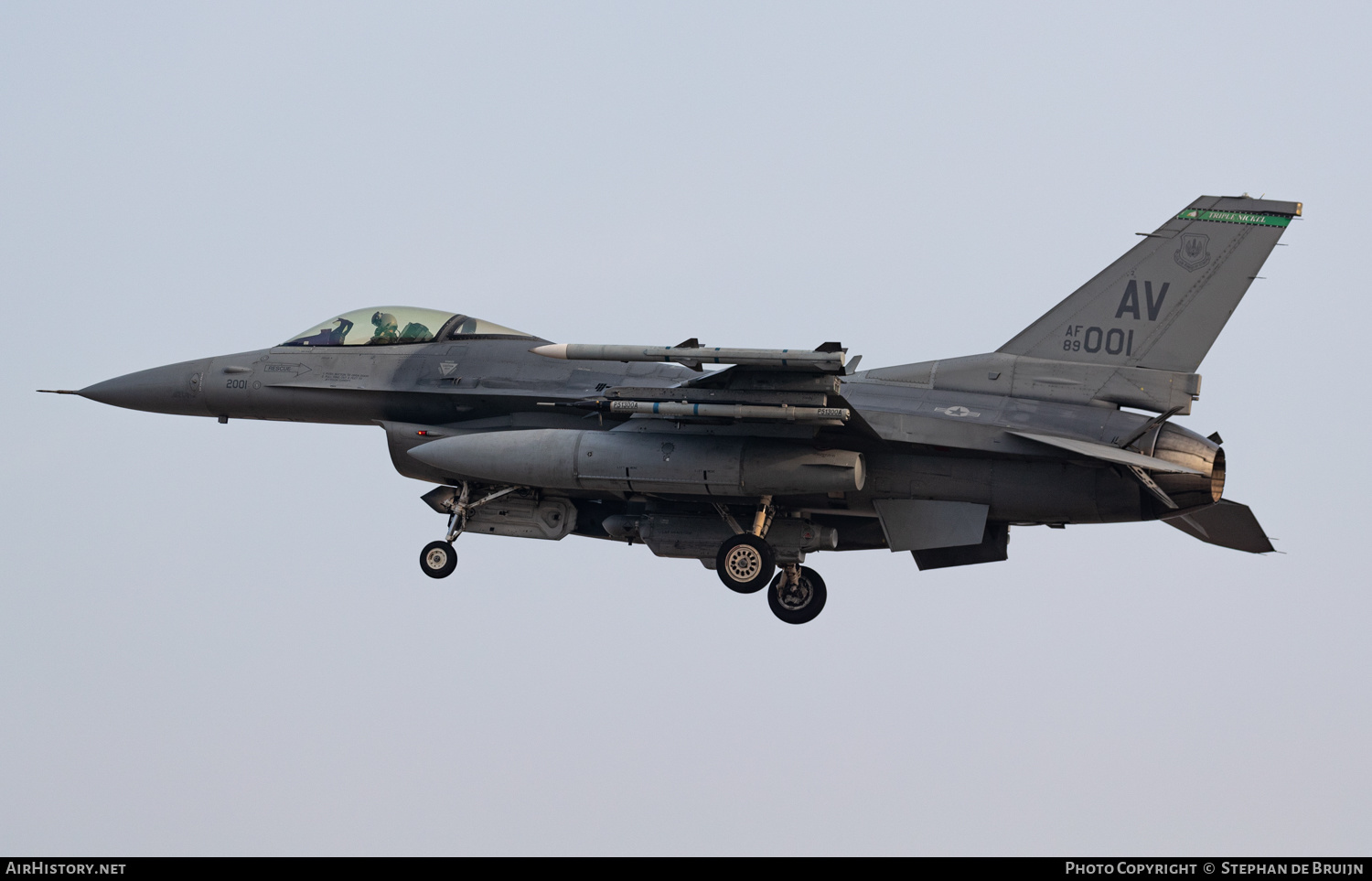 Aircraft Photo of 89-2001 / AF89-001 | General Dynamics F-16CG Fighting Falcon | USA - Air Force | AirHistory.net #260359