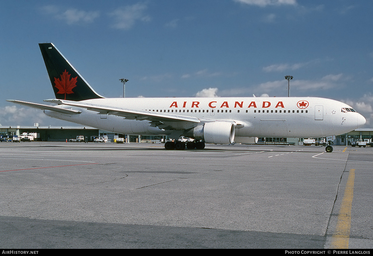 Aircraft Photo of C-GAUW | Boeing 767-233 | Air Canada | AirHistory.net #260394