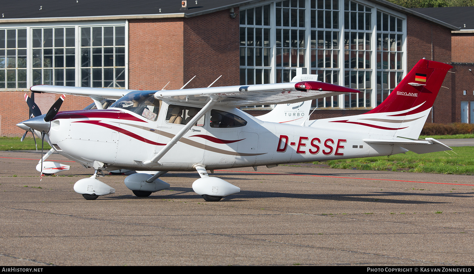 Aircraft Photo of D-ESSE | Cessna 182T Skylane | AirHistory.net #260404