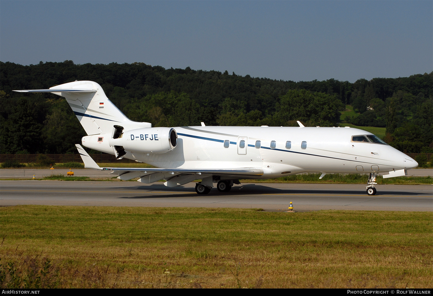 Aircraft Photo of D-BFJE | Bombardier Challenger 300 (BD-100-1A10) | AirHistory.net #260522