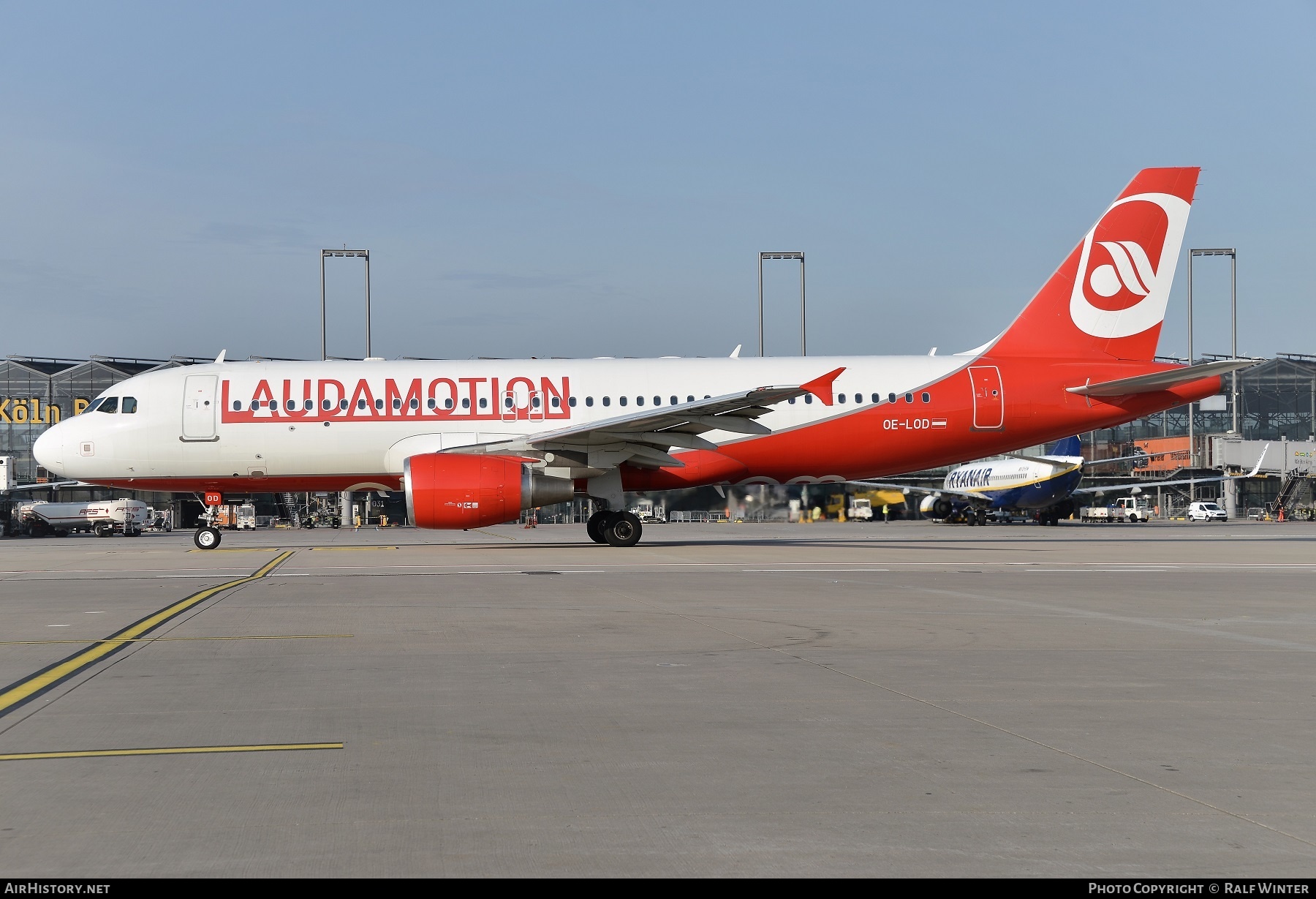 Aircraft Photo of OE-LOD | Airbus A320-214 | Laudamotion | AirHistory.net #260671