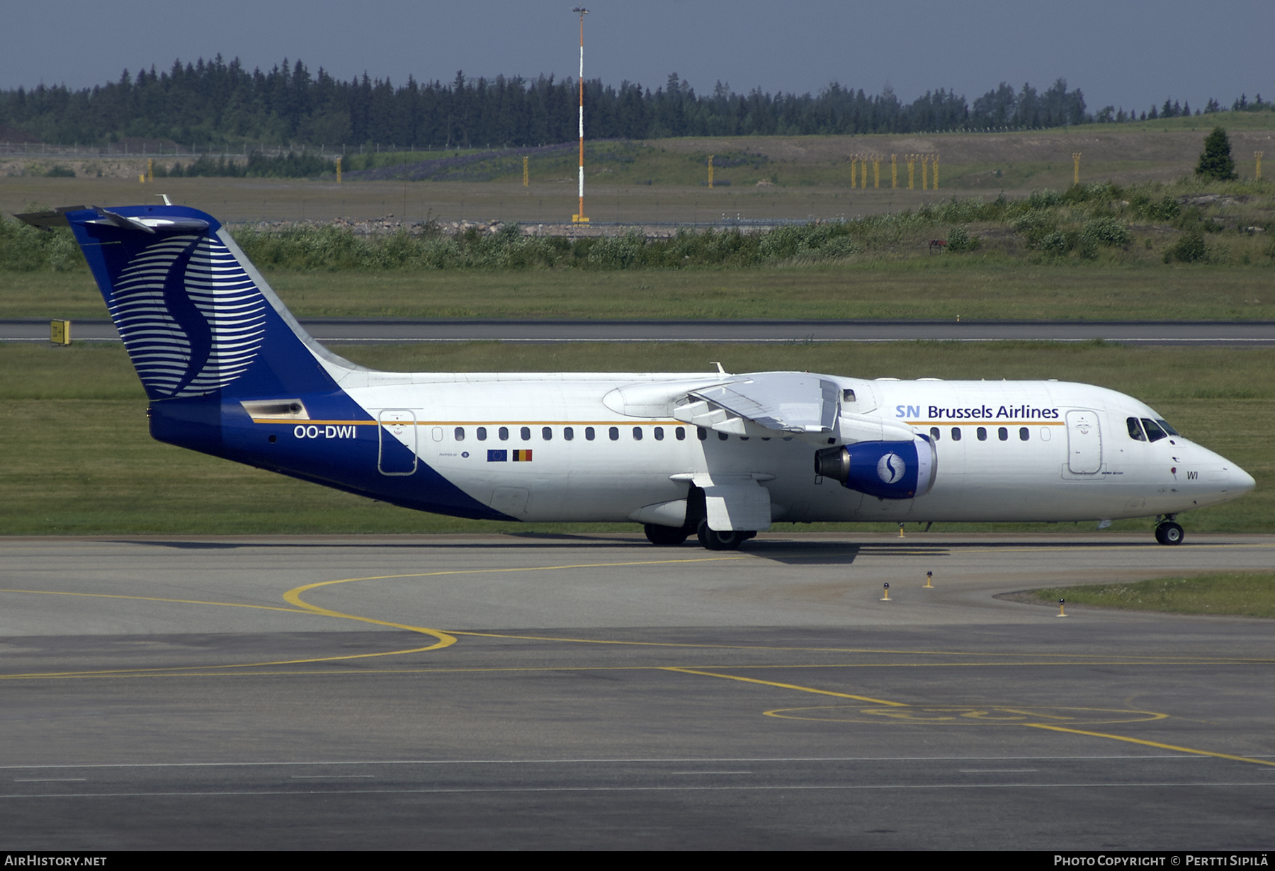 Aircraft Photo of OO-DWI | British Aerospace Avro 146-RJ100 | SN Brussels Airlines | AirHistory.net #260884