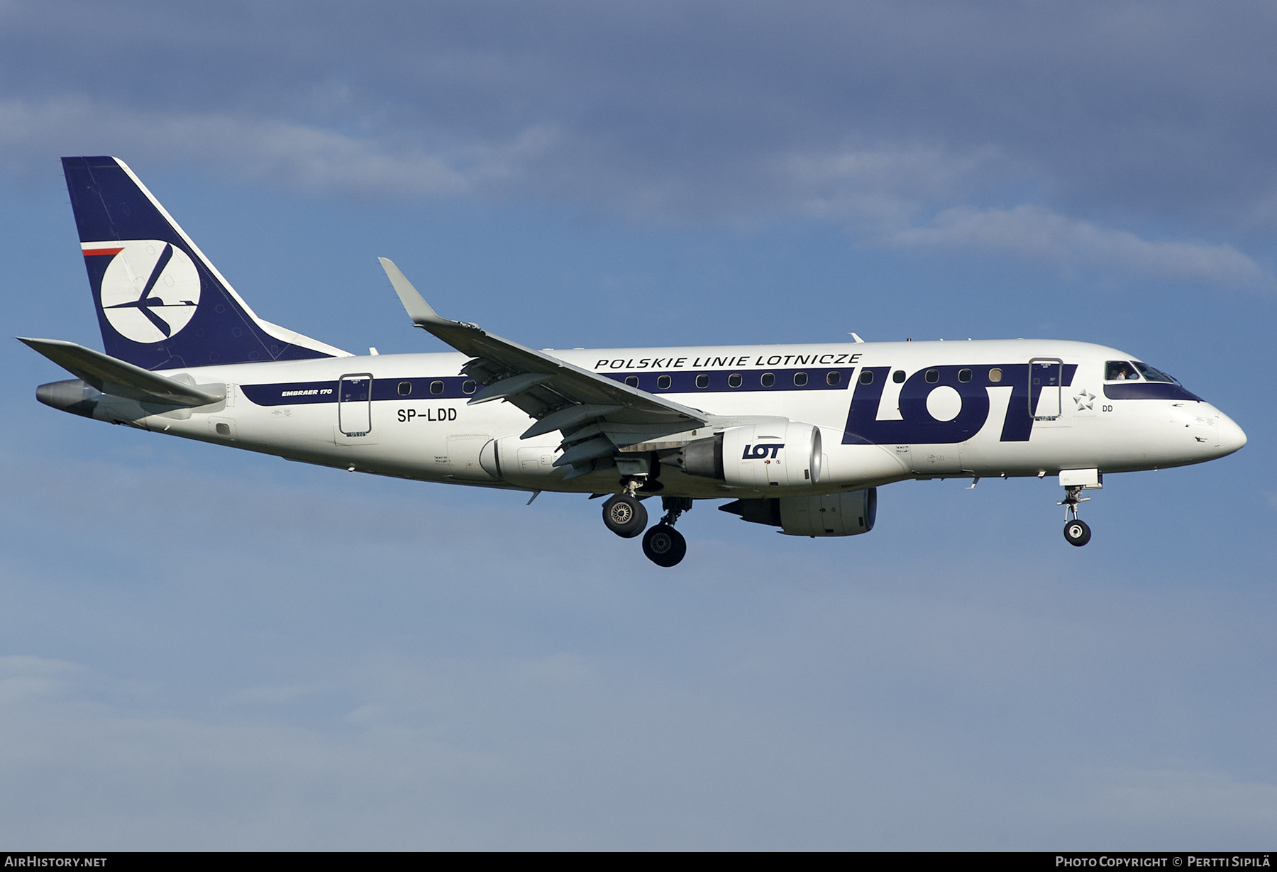 Aircraft Photo of SP-LDD | Embraer 170STD (ERJ-170-100STD) | LOT Polish Airlines - Polskie Linie Lotnicze | AirHistory.net #260893