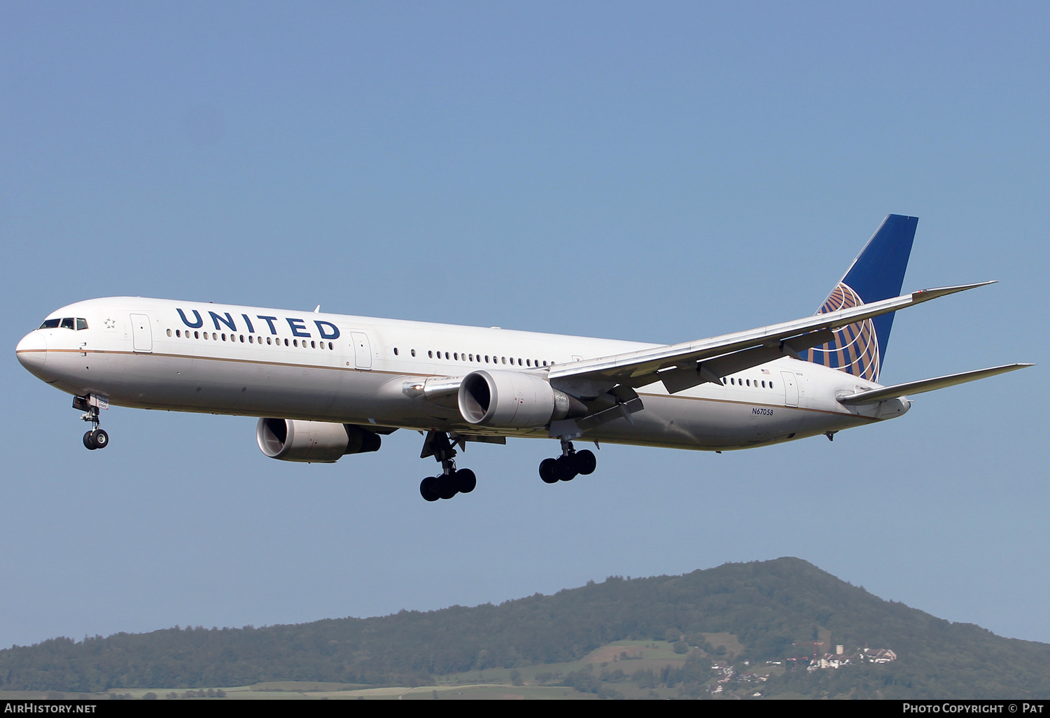Aircraft Photo of N67058 | Boeing 767-424/ER | United Airlines | AirHistory.net #260934