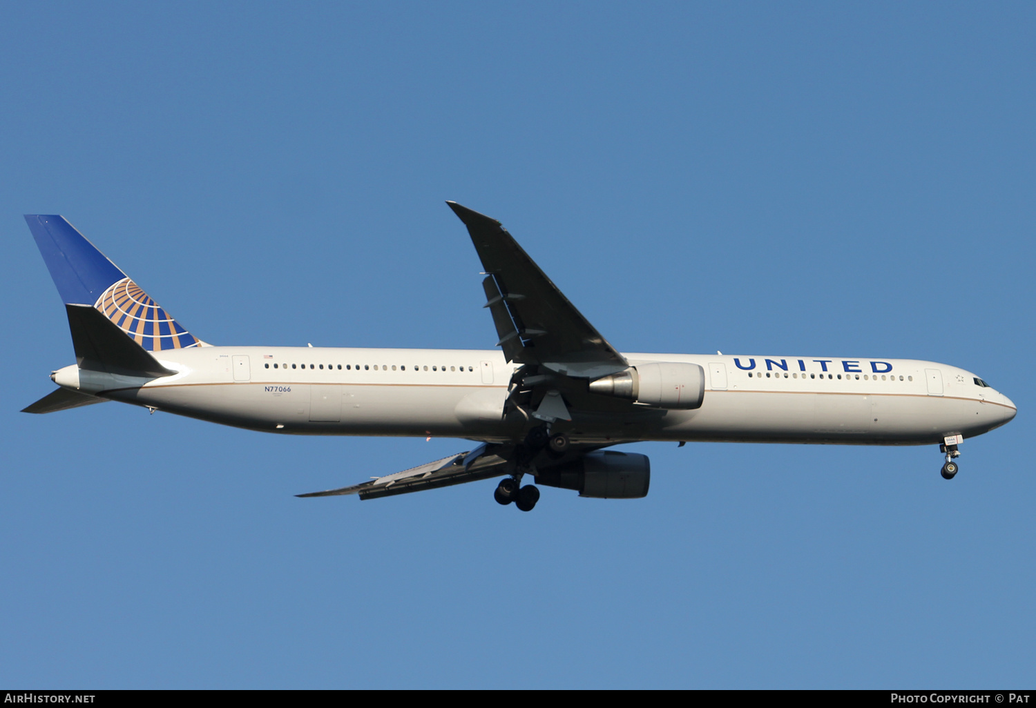 Aircraft Photo of N77066 | Boeing 767-424/ER | United Airlines | AirHistory.net #260955