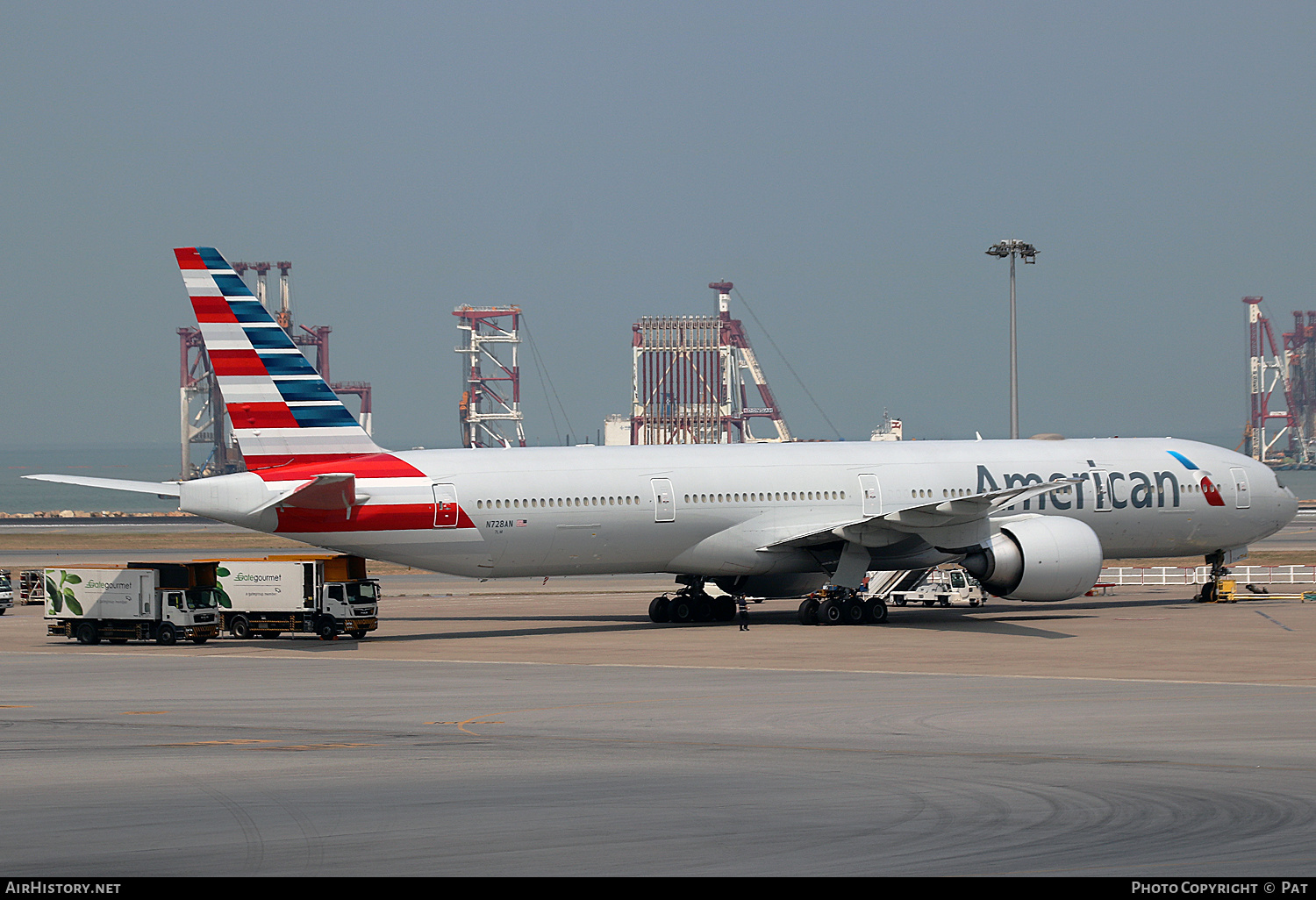Aircraft Photo of N728AN | Boeing 777-323/ER | American Airlines | AirHistory.net #261201