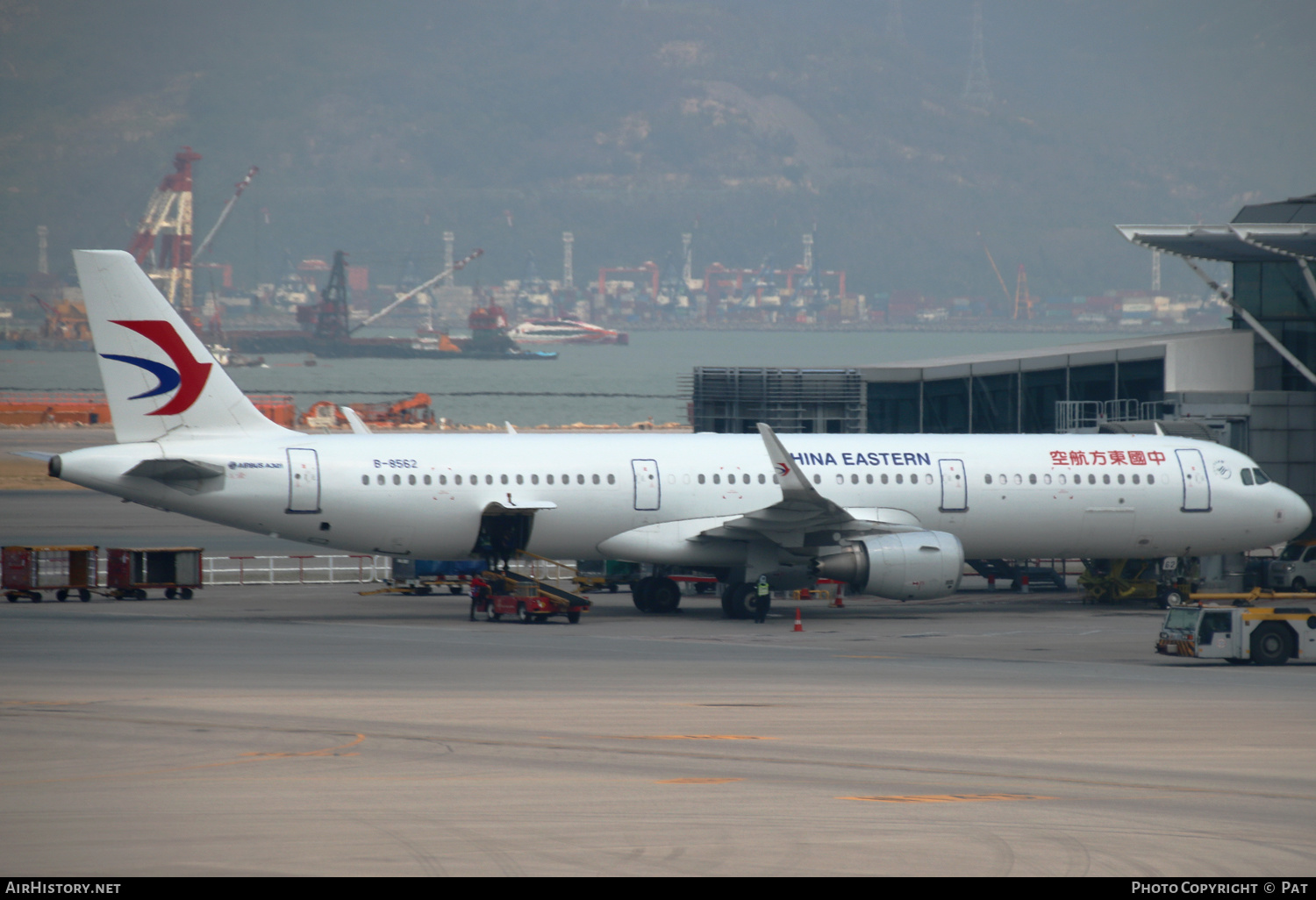Aircraft Photo of B-8562 | Airbus A321-211 | China Eastern Airlines | AirHistory.net #261210
