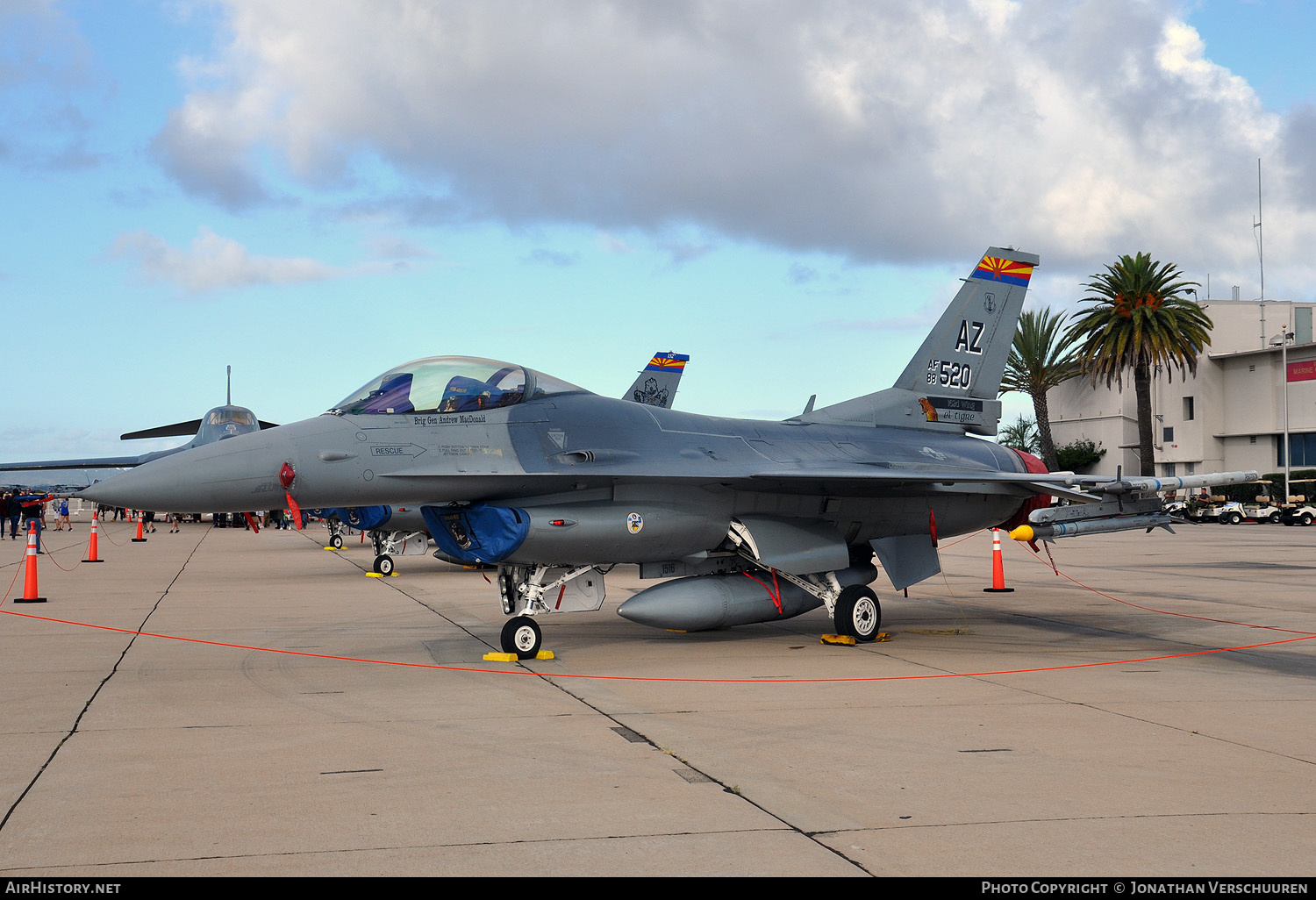 Aircraft Photo of 88-0520 / AF88-520 | General Dynamics F-16CM Fighting Falcon | USA - Air Force | AirHistory.net #261285