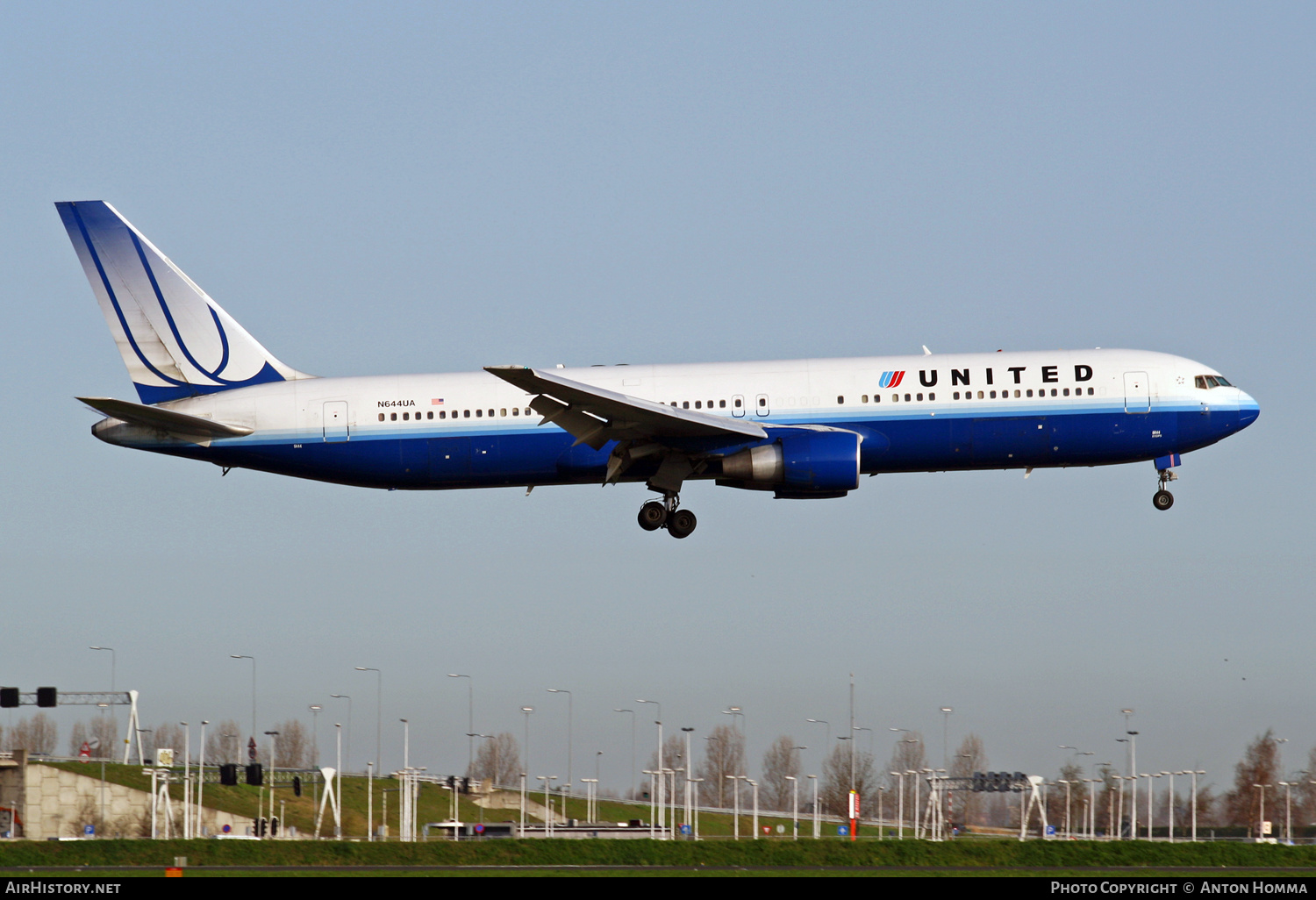 Aircraft Photo of N644UA | Boeing 767-322/ER | United Airlines | AirHistory.net #261313