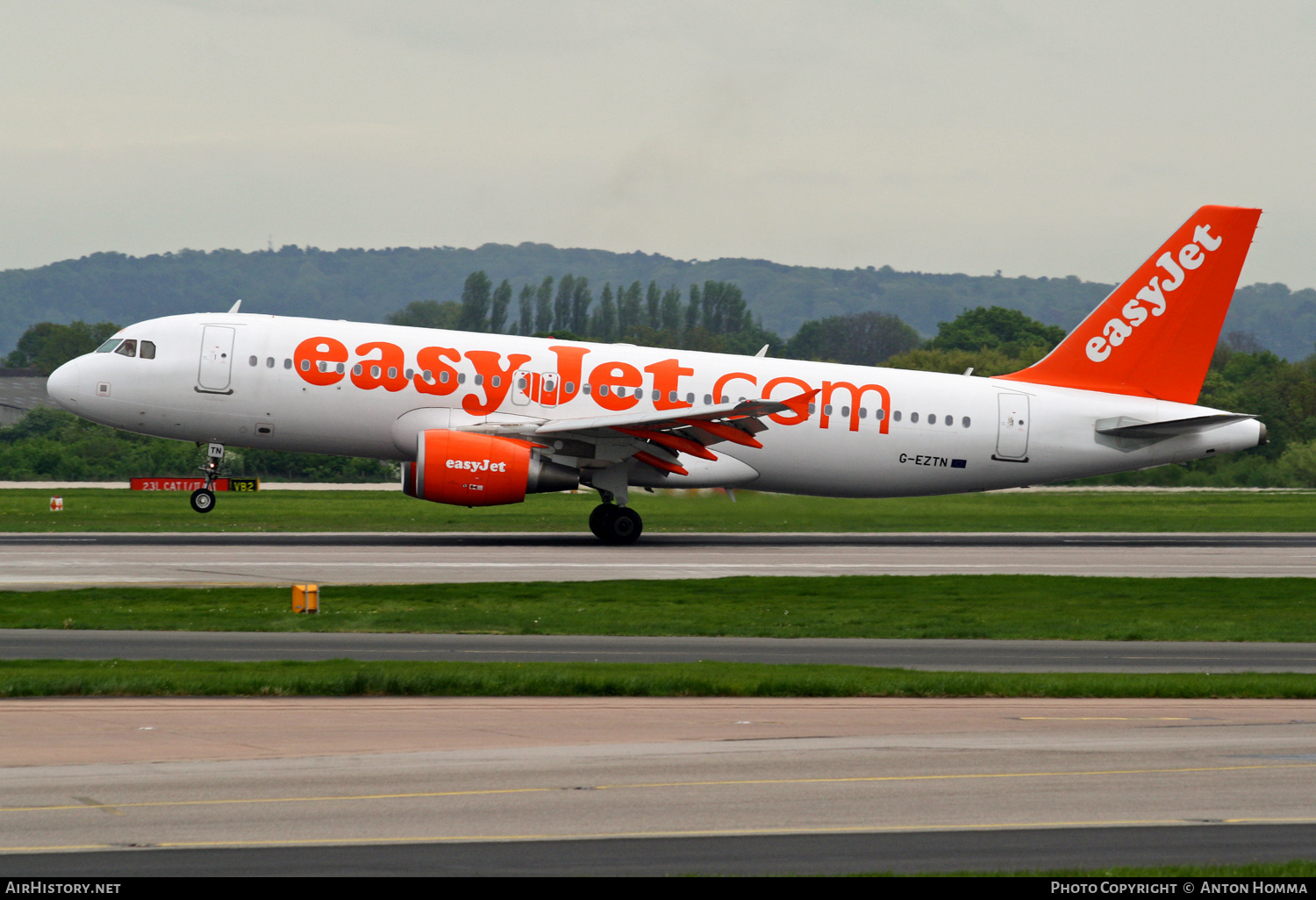 Aircraft Photo of G-EZTN | Airbus A320-214 | EasyJet | AirHistory.net #261337