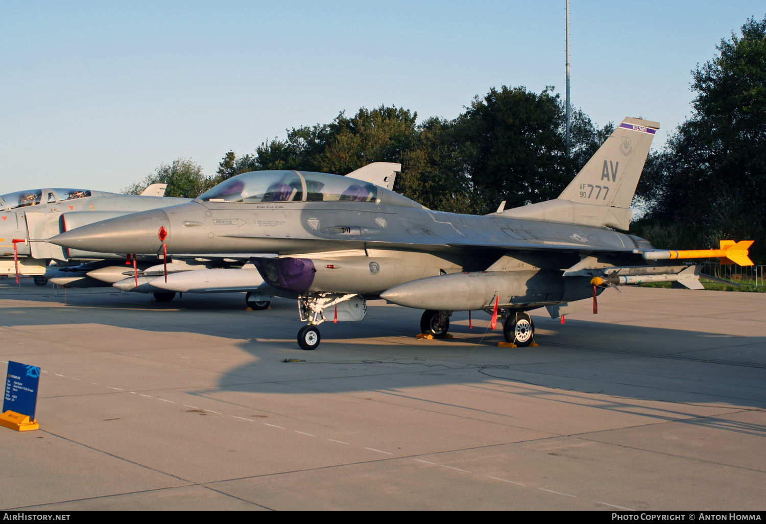 Aircraft Photo of 90-0777 / AF90-777 | General Dynamics F-16DM Fighting Falcon | USA - Air Force | AirHistory.net #261536
