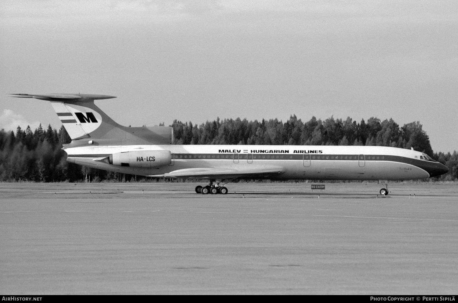 Aircraft Photo of HA-LCS | Tupolev Tu-154B-2 | Malév - Hungarian Airlines | AirHistory.net #261569