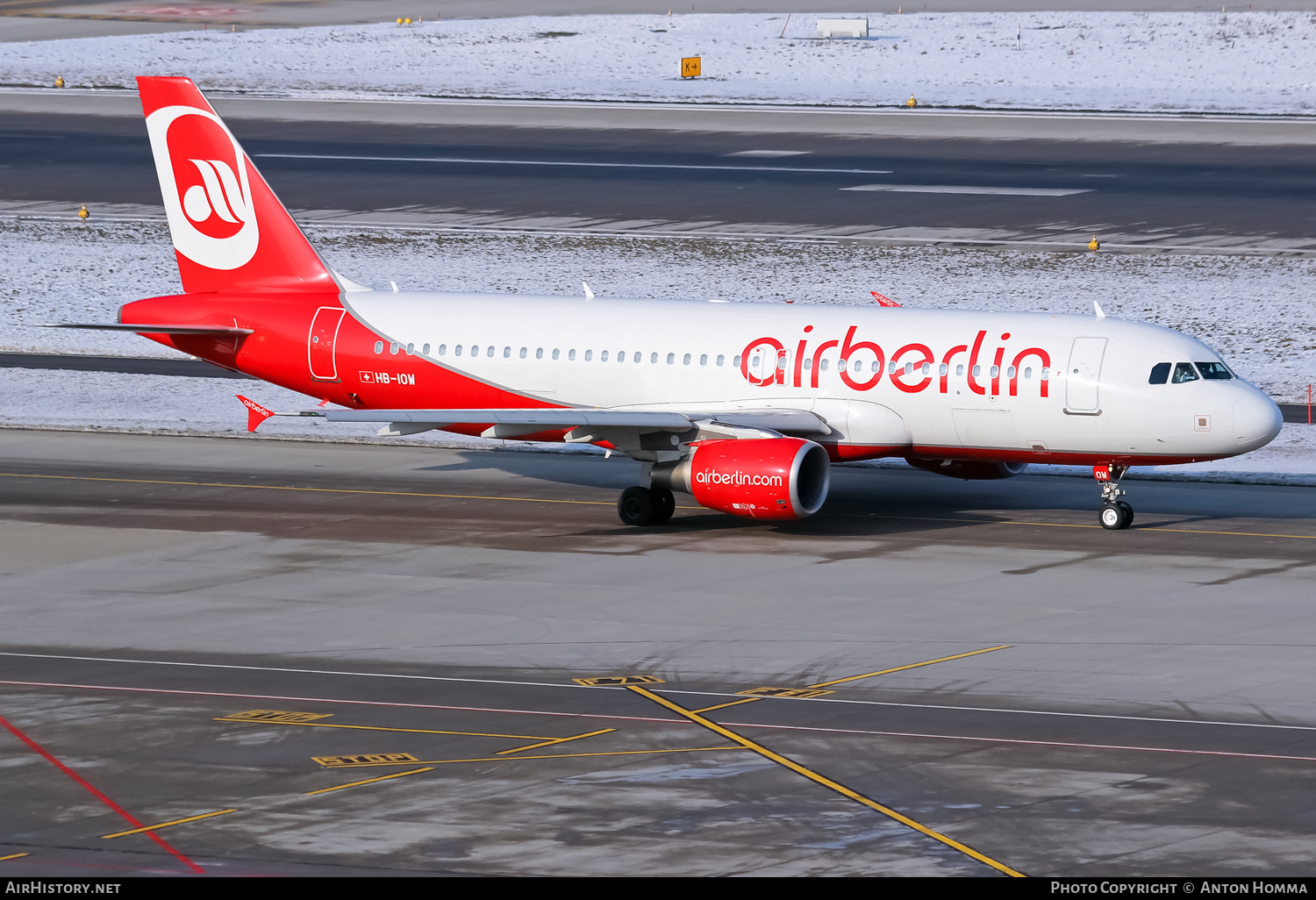 Aircraft Photo of HB-IOW | Airbus A320-214 | Air Berlin | AirHistory.net #261660