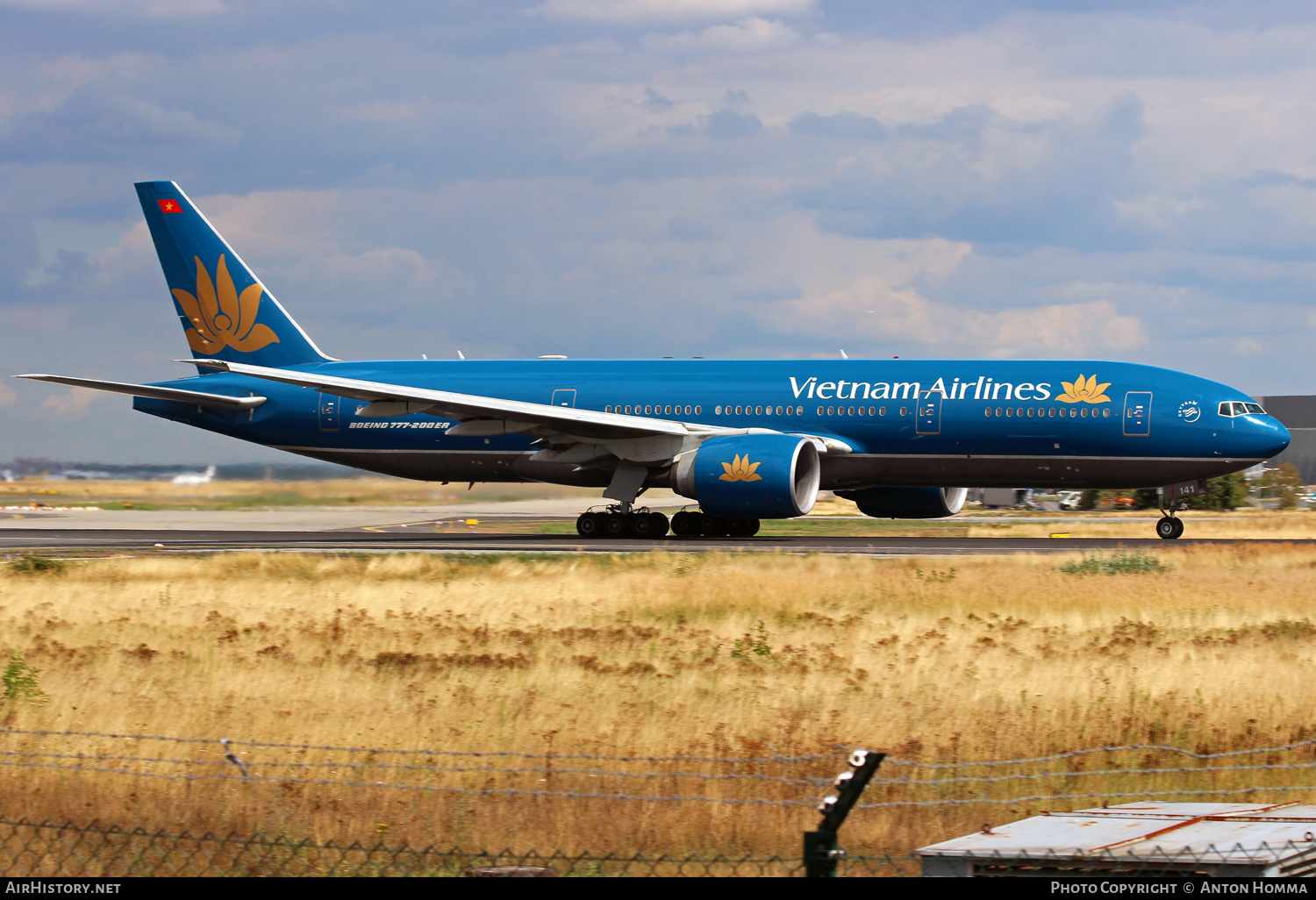 Aircraft Photo of VN-A141 | Boeing 777-2Q8/ER | Vietnam Airlines | AirHistory.net #261691