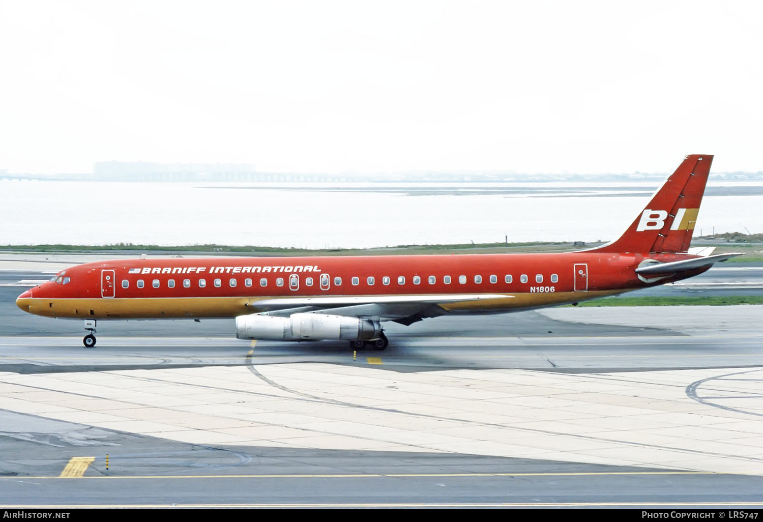 Aircraft Photo of N1806 | McDonnell Douglas DC-8-62 | Braniff International Airways | AirHistory.net #261706