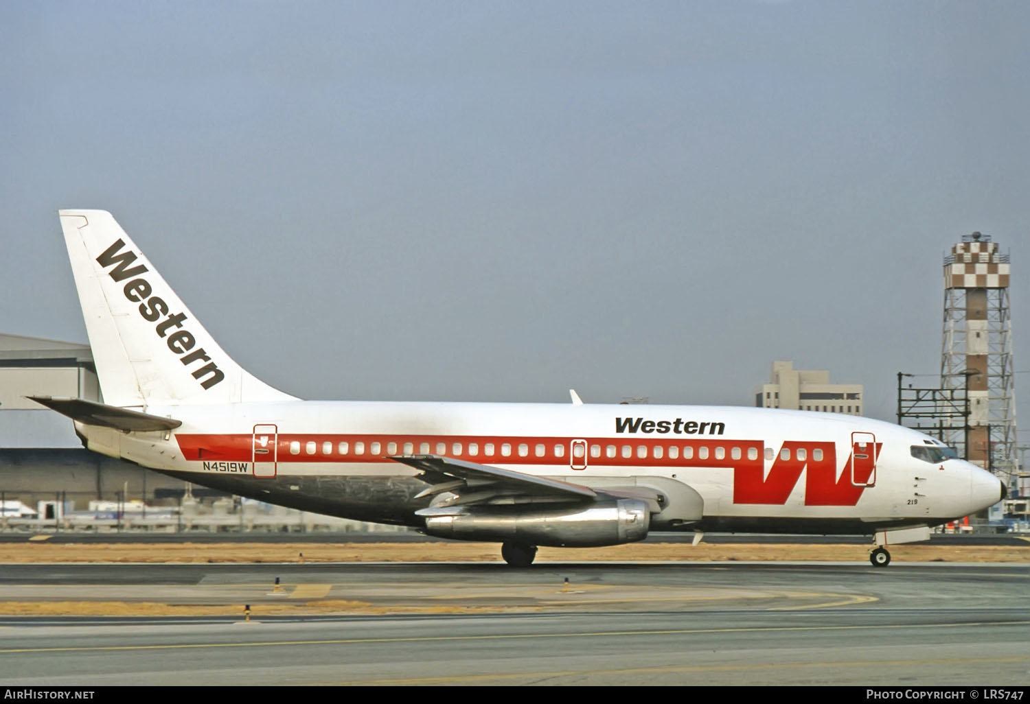 Aircraft Photo of N4519W | Boeing 737-247 | Western Airlines | AirHistory.net #261957