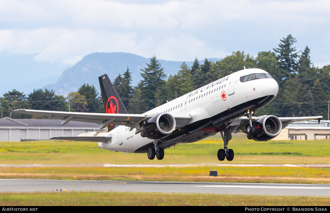 Aircraft Photo of C-FXCD | Airbus A320-214 | Air Canada | AirHistory.net #262012