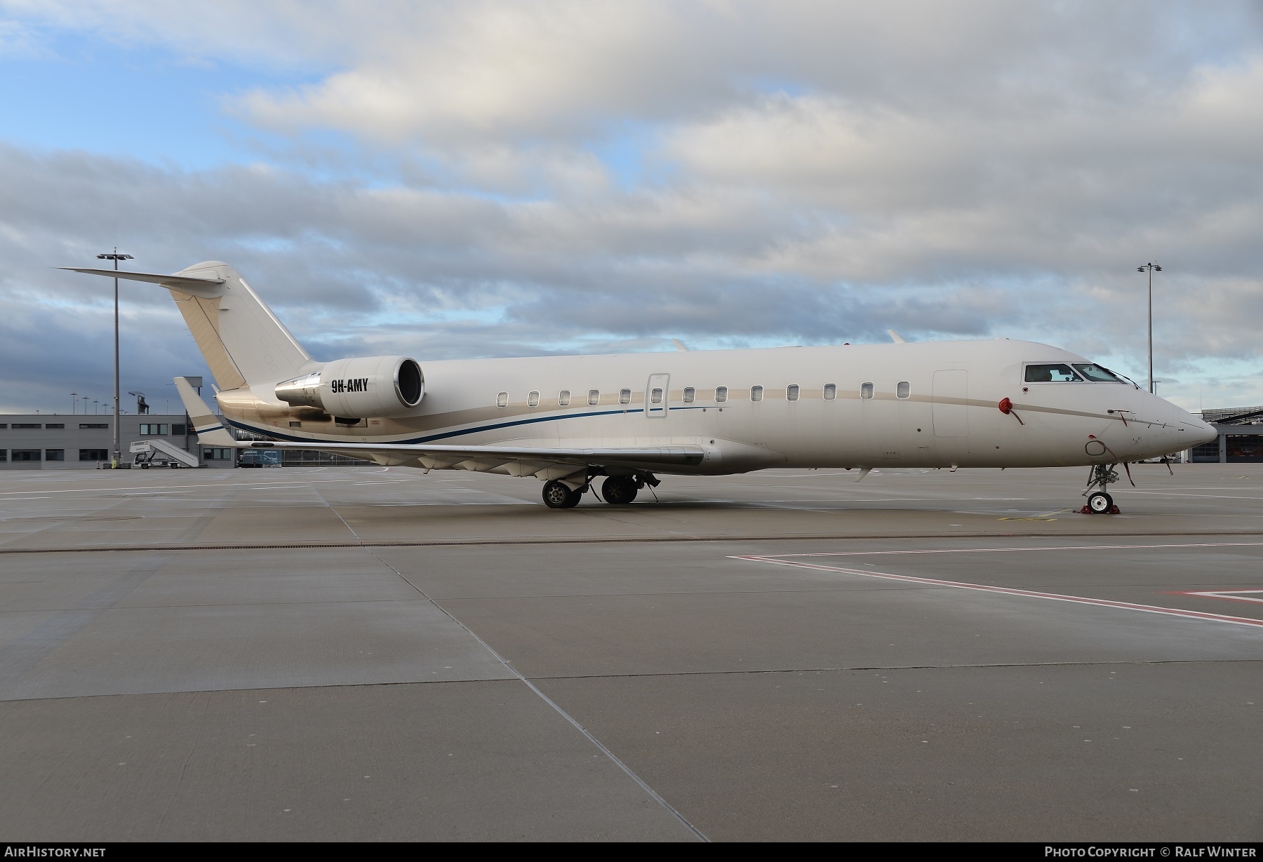 Aircraft Photo of 9H-AMY | Bombardier Challenger 850 (CRJ-200SE/CL-600-2B19) | AirHistory.net #262016