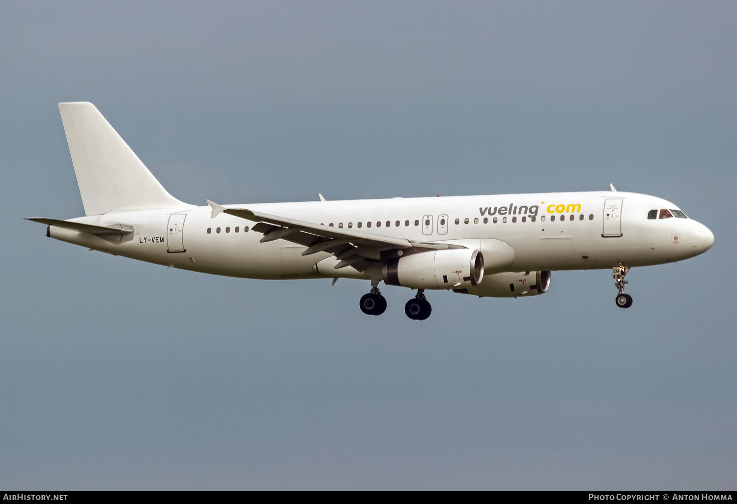 Aircraft Photo of LY-VEM | Airbus A320-233 | Vueling Airlines | AirHistory.net #262032
