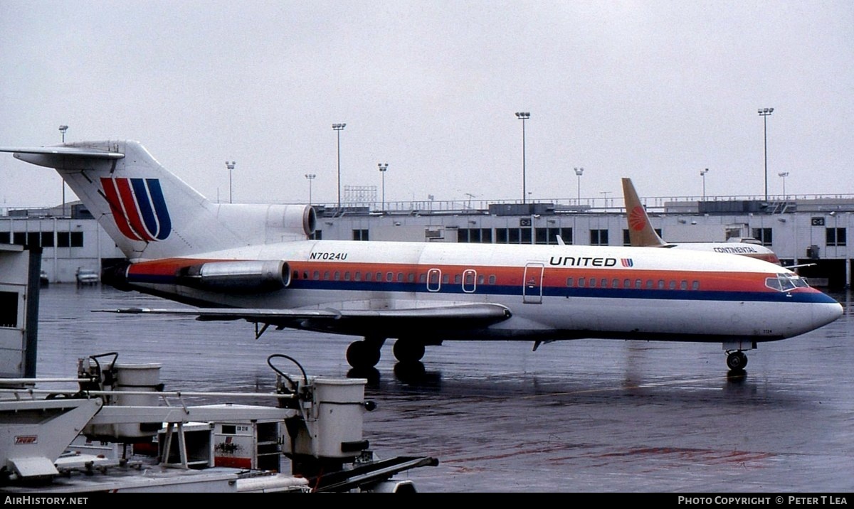 Aircraft Photo of N7024U | Boeing 727-22 | United Airlines | AirHistory.net #262227