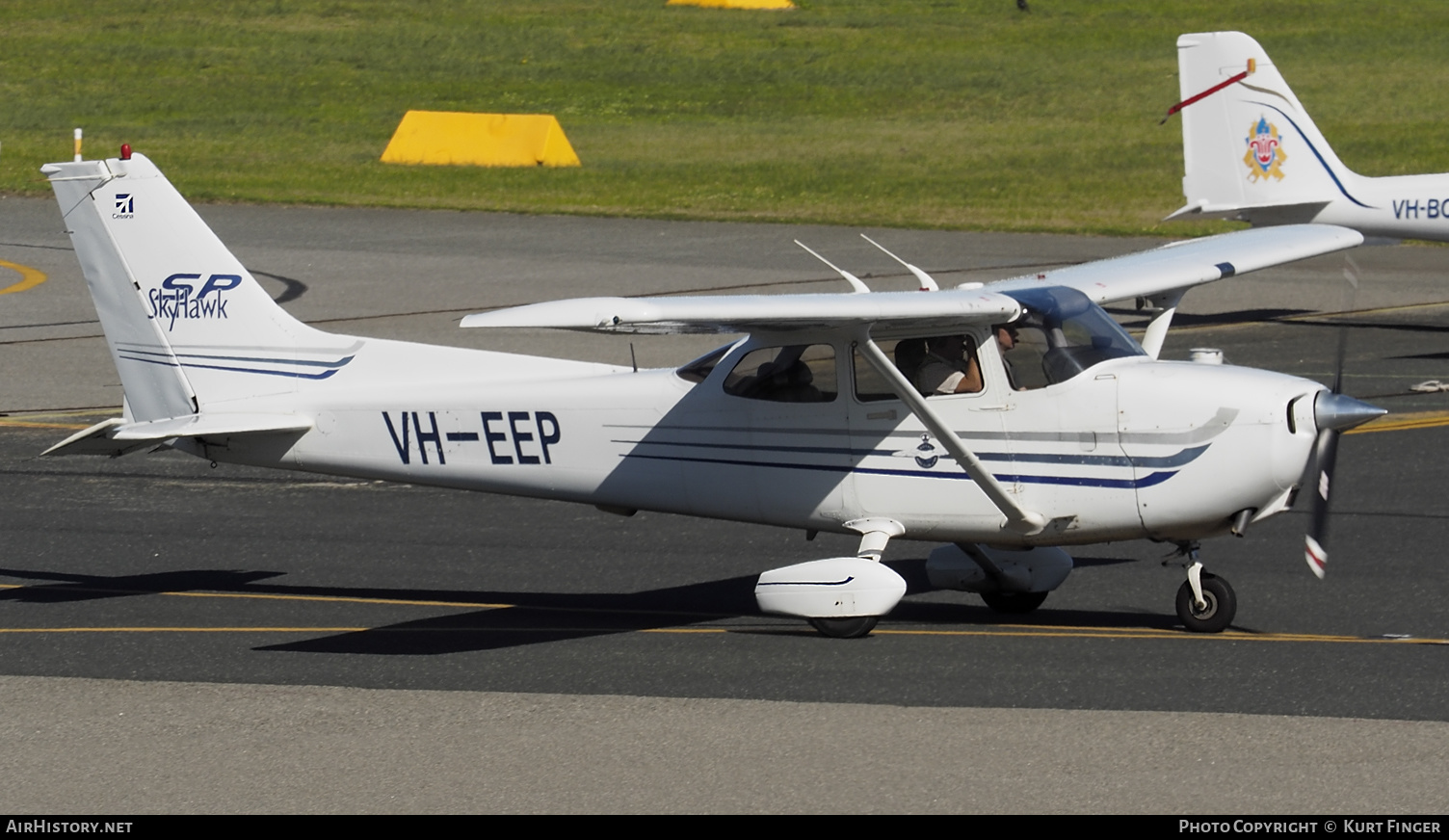Aircraft Photo of VH-EEP | Cessna 172S(Centurion) Skyhawk SP | Royal Aero Club of Western Australia | AirHistory.net #262396