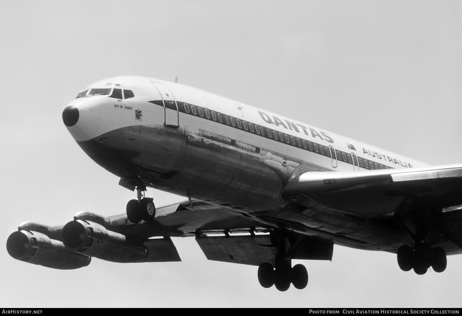 Aircraft Photo of VH-EAC | Boeing 707-338C | Qantas | AirHistory.net #262498