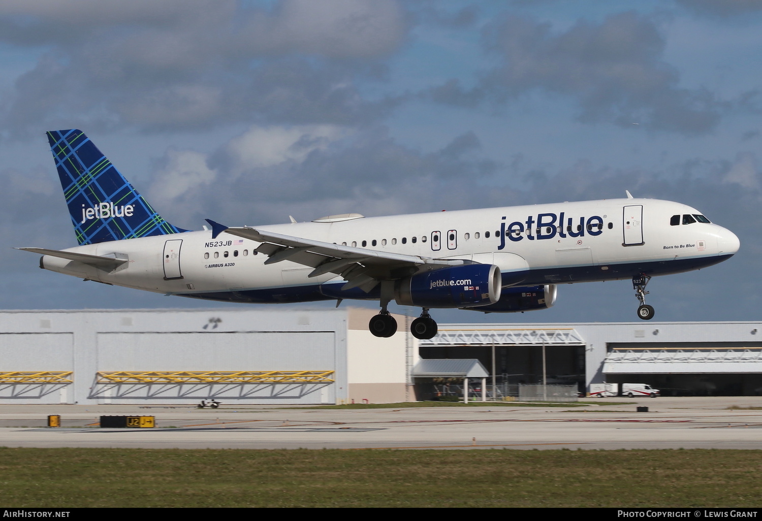 Aircraft Photo of N523JB | Airbus A320-232 | JetBlue Airways | AirHistory.net #262585