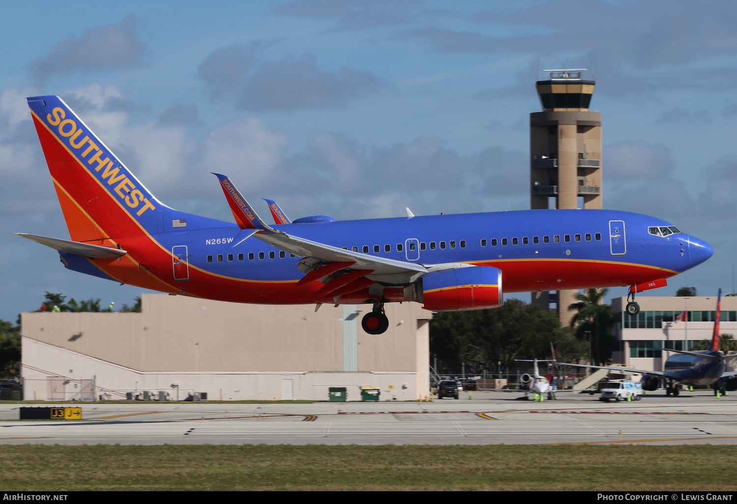 Aircraft Photo of N265WN | Boeing 737-7H4 | Southwest Airlines | AirHistory.net #262602