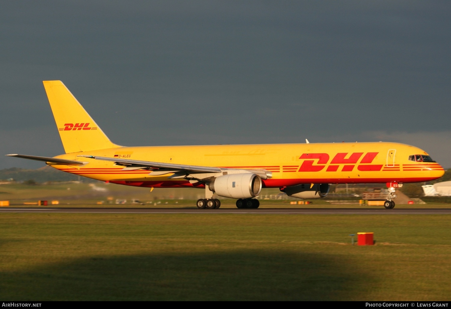 Aircraft Photo of D-ALEG | Boeing 757-236/SF | DHL International | AirHistory.net #262632