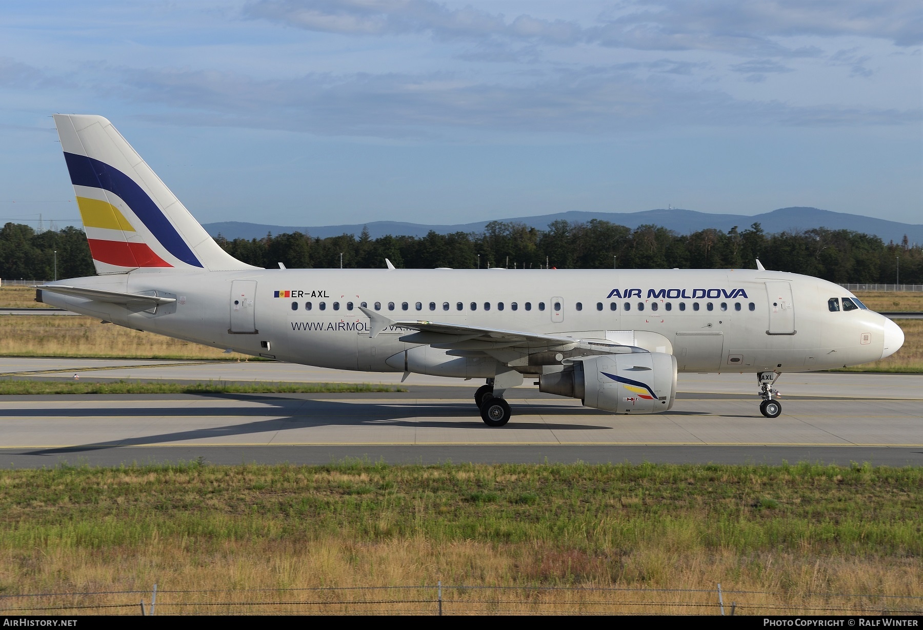 Aircraft Photo of ER-AXL | Airbus A319-112 | Air Moldova | AirHistory.net #262793