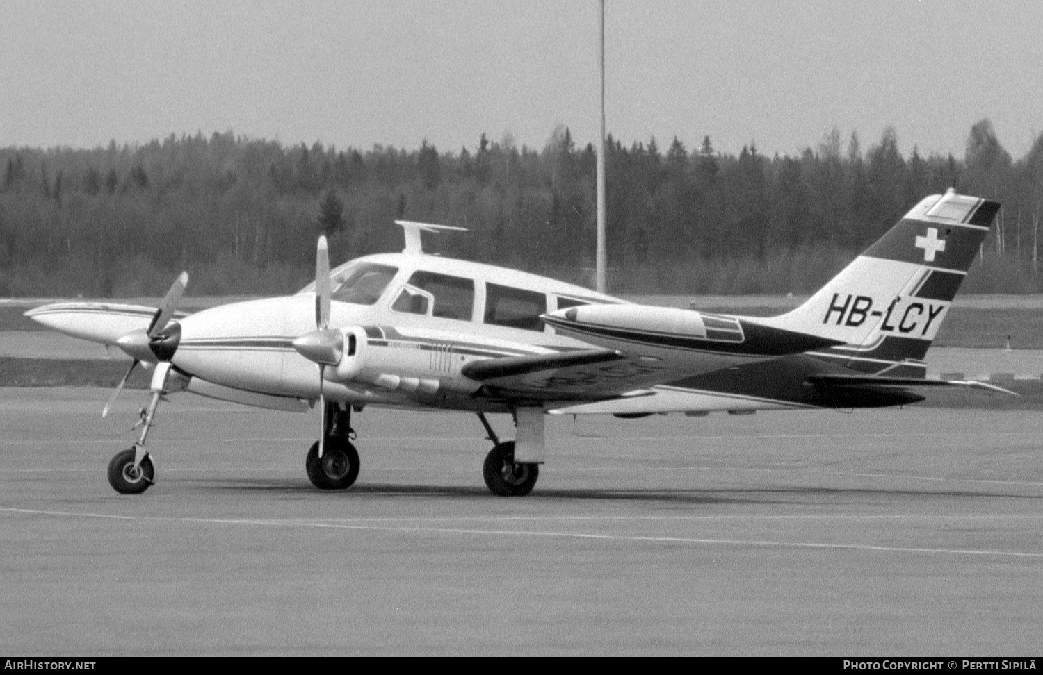 Aircraft Photo of HB-LCY | Cessna 320C Skyknight | AirHistory.net #262818