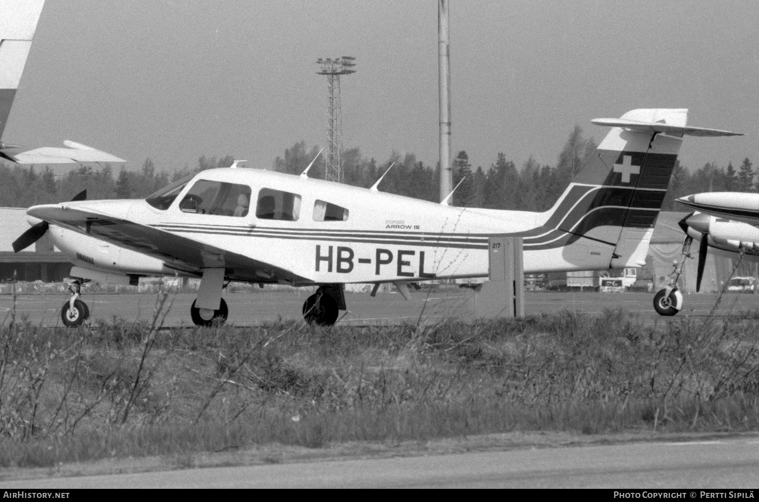 Aircraft Photo of HB-PEL | Piper PA-28RT-201 Cherokee Arrow IV | AirHistory.net #262827