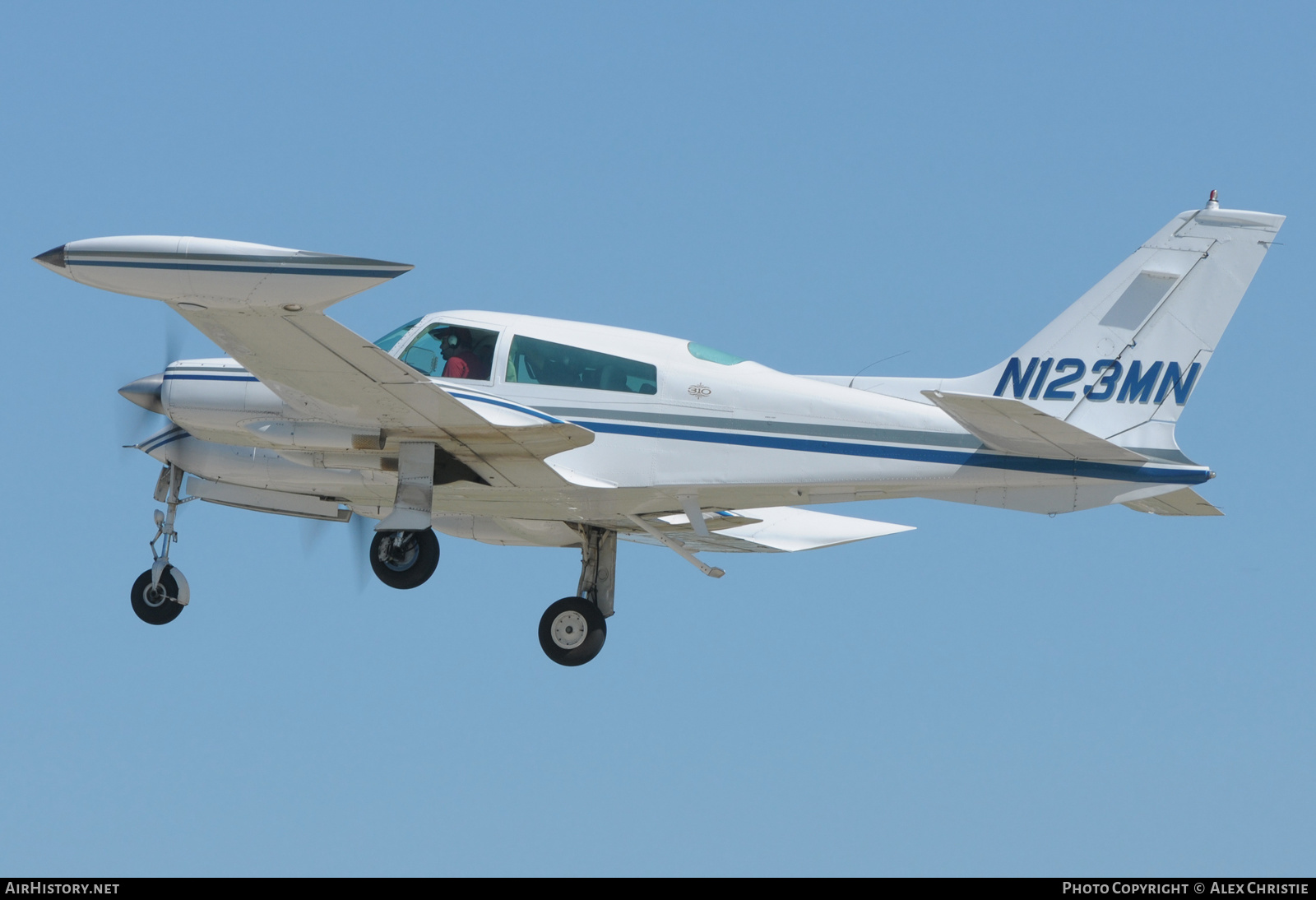 Aircraft Photo of N123MN | Cessna 310Q | AirHistory.net #262886