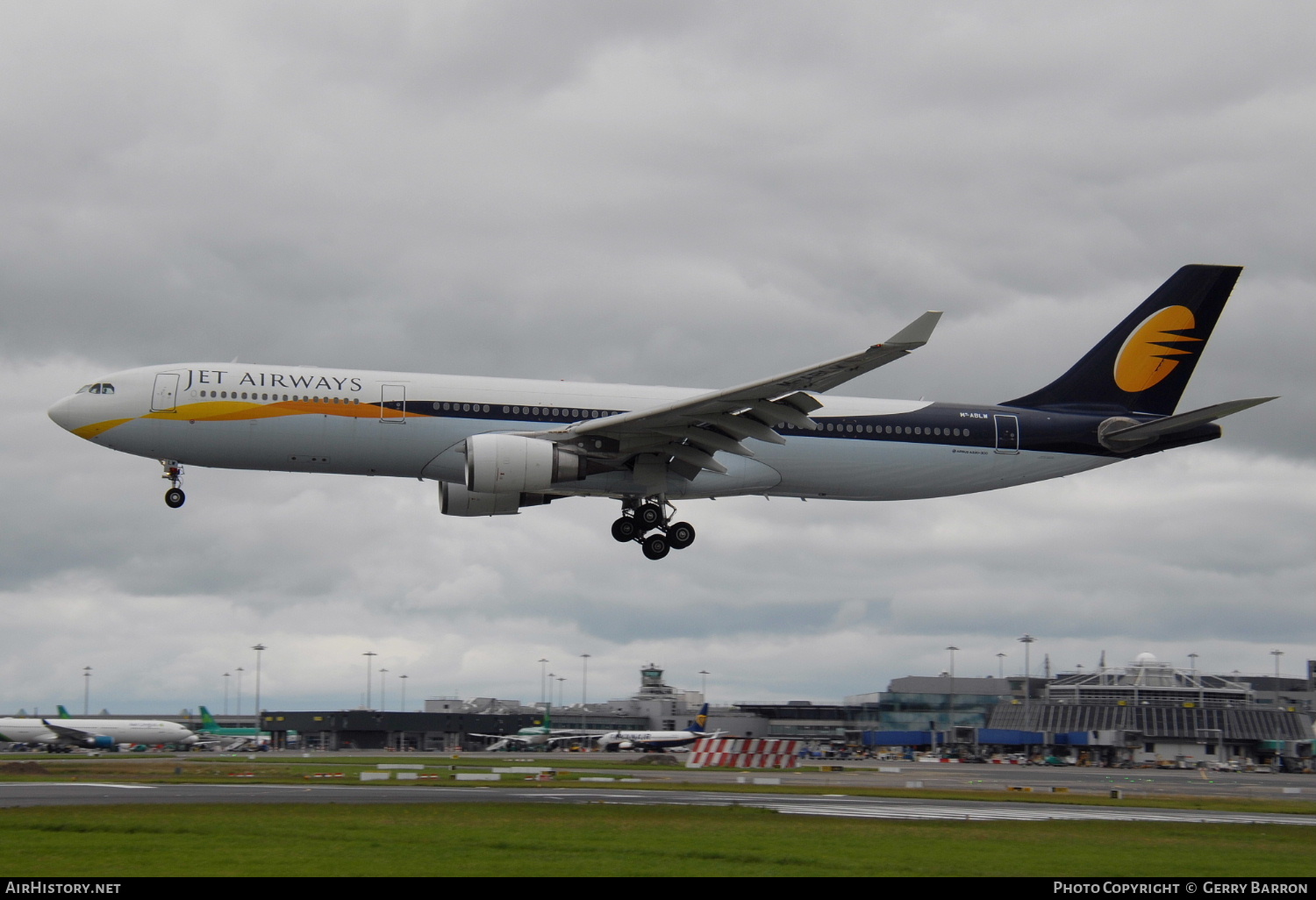 Aircraft Photo of M-ABLW | Airbus A330-302 | Jet Airways | AirHistory