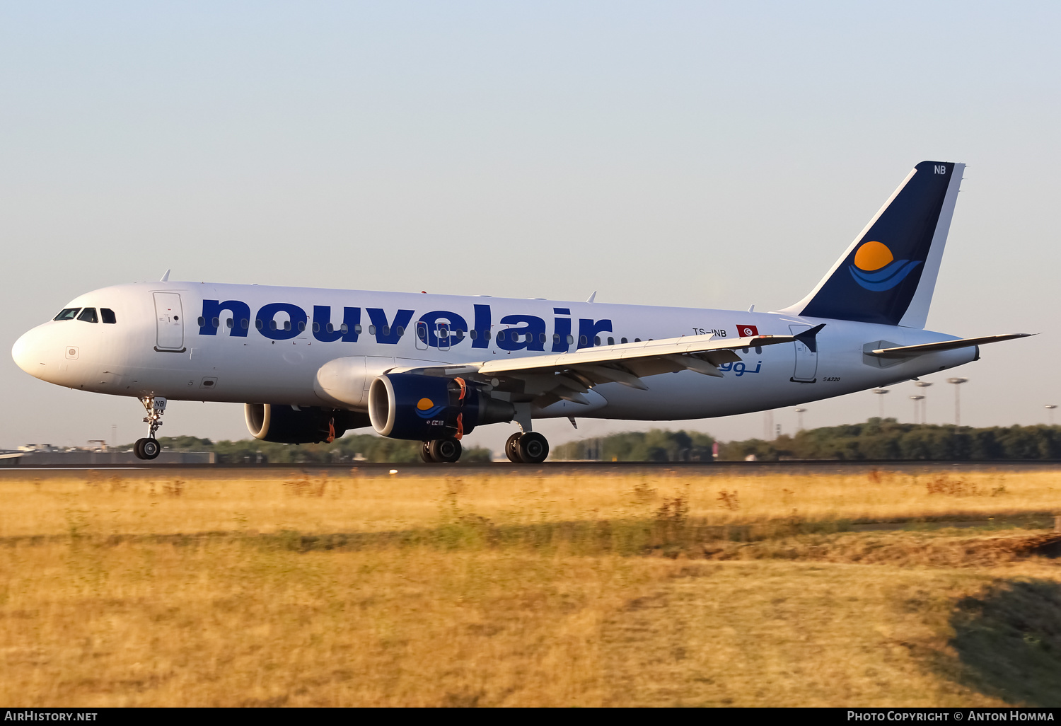 Aircraft Photo of TS-INB | Airbus A320-214 | Nouvelair Tunisie | AirHistory.net #263021