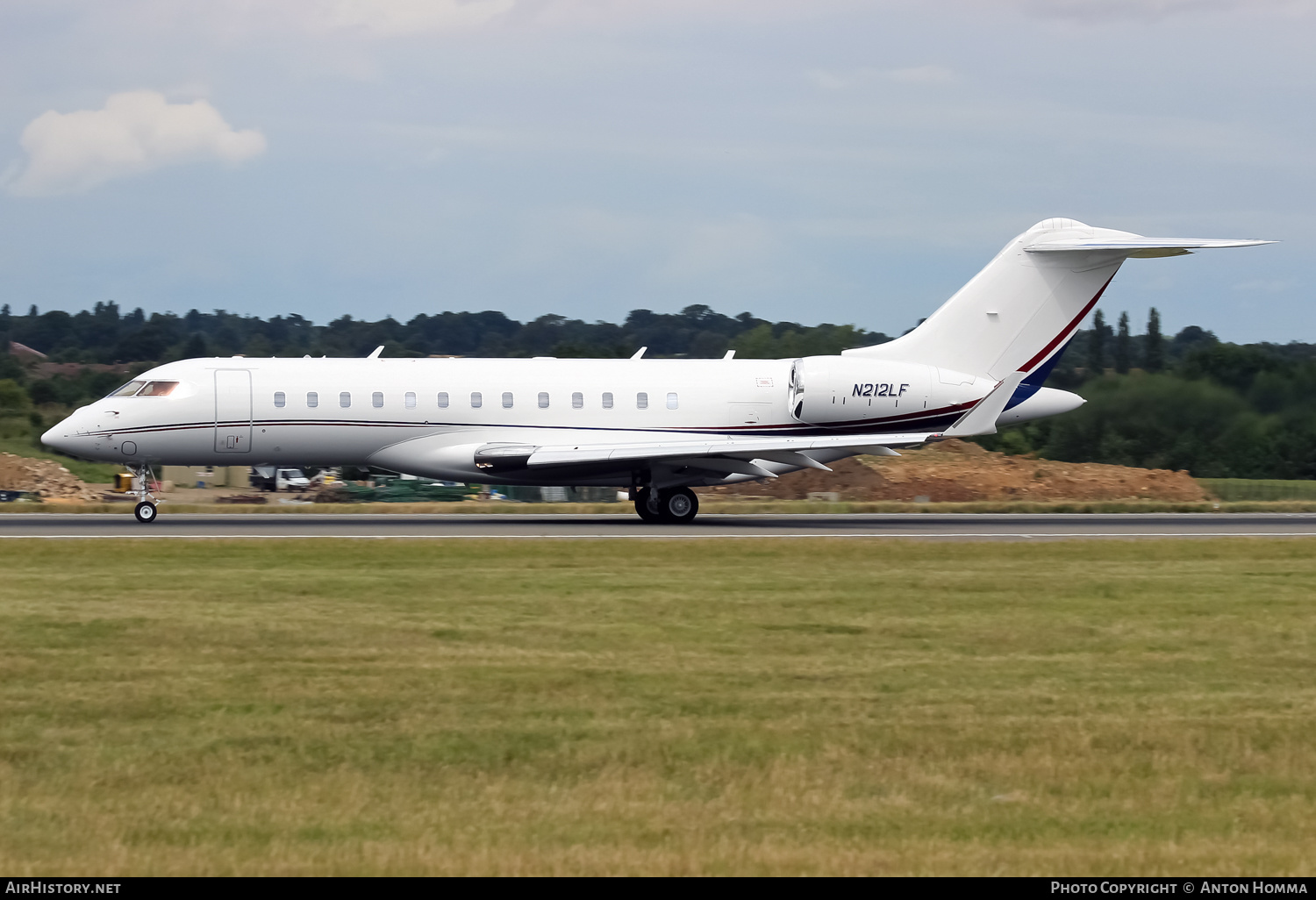 Aircraft Photo of N212LF | Bombardier Global 6000 (BD-700-1A10) | AirHistory.net #263022