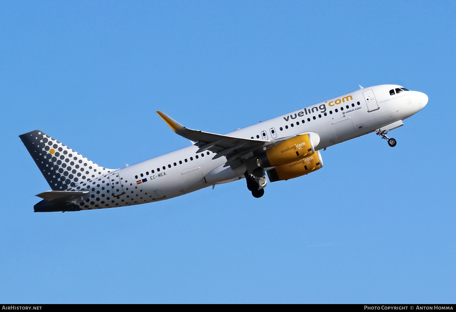 Aircraft Photo of EC-MEA | Airbus A320-232 | Vueling Airlines | AirHistory.net #263039