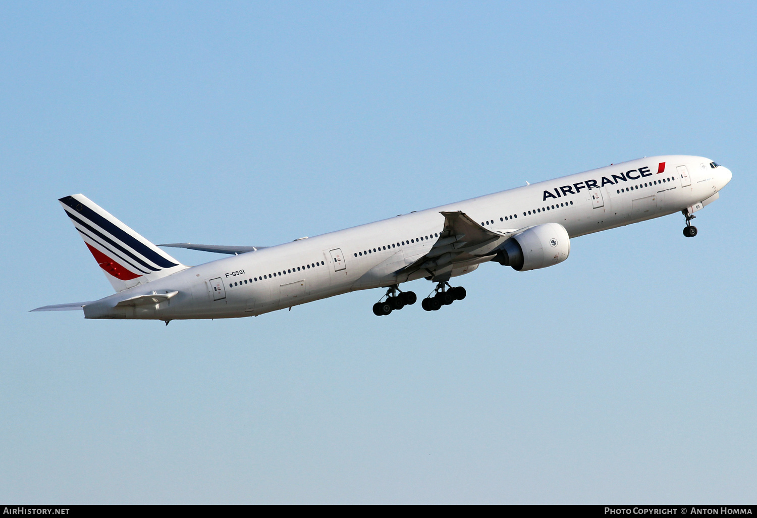 Aircraft Photo of F-GSQI | Boeing 777-328/ER | Air France | AirHistory.net #263041