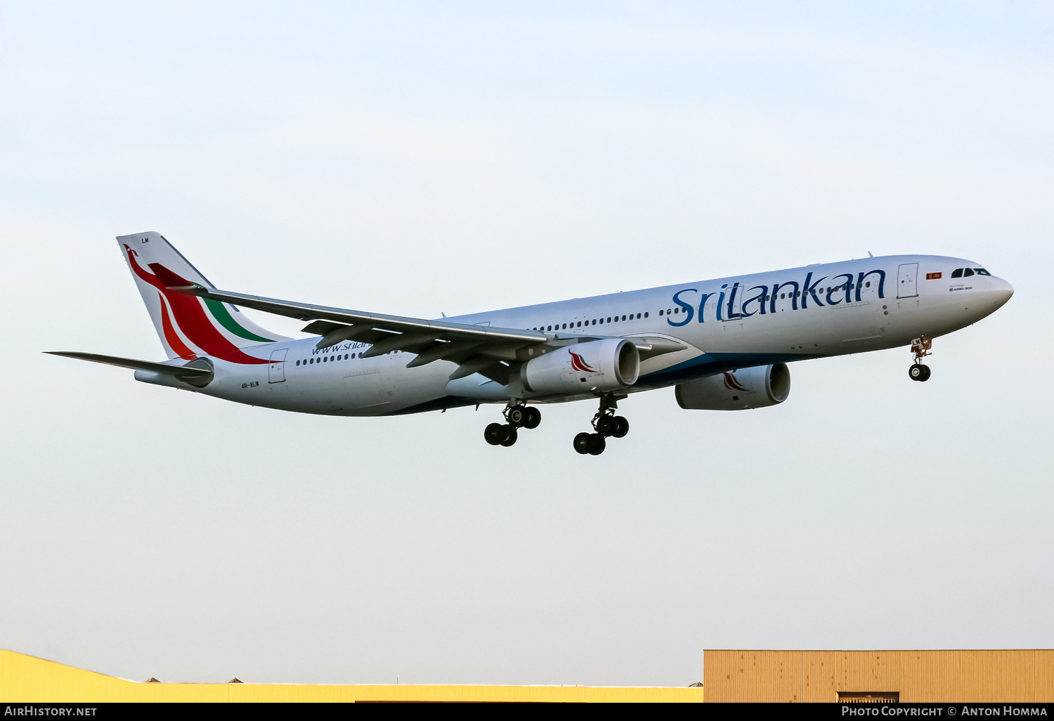 Aircraft Photo of 4R-ALM | Airbus A330-343E | SriLankan Airlines | AirHistory.net #263046