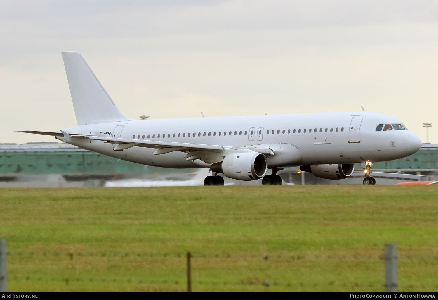 Aircraft Photo of YL-BBC | Airbus A320-211 | AirHistory.net #263057