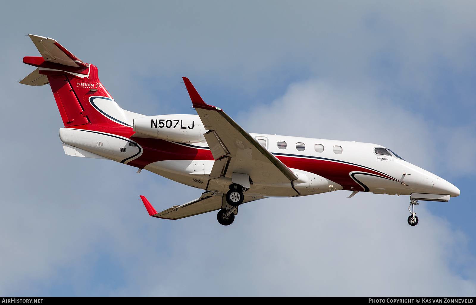 Aircraft Photo of N507LJ | Embraer EMB-505 Phenom 300 | AirHistory.net #263153