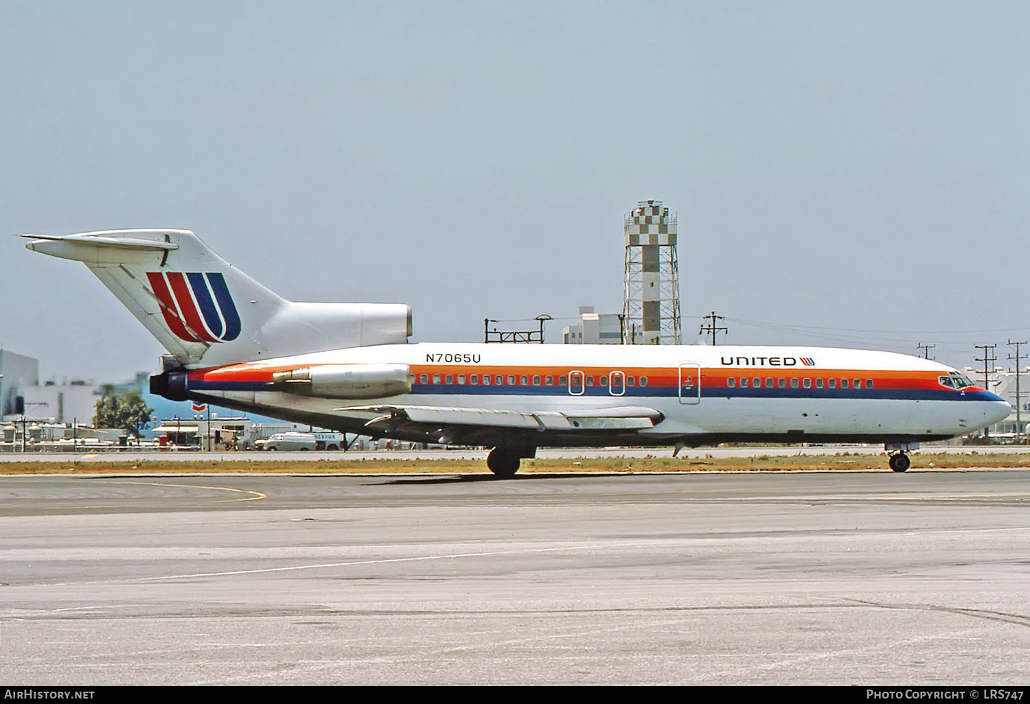 Aircraft Photo of N7065U | Boeing 727-22 | United Airlines | AirHistory.net #263175
