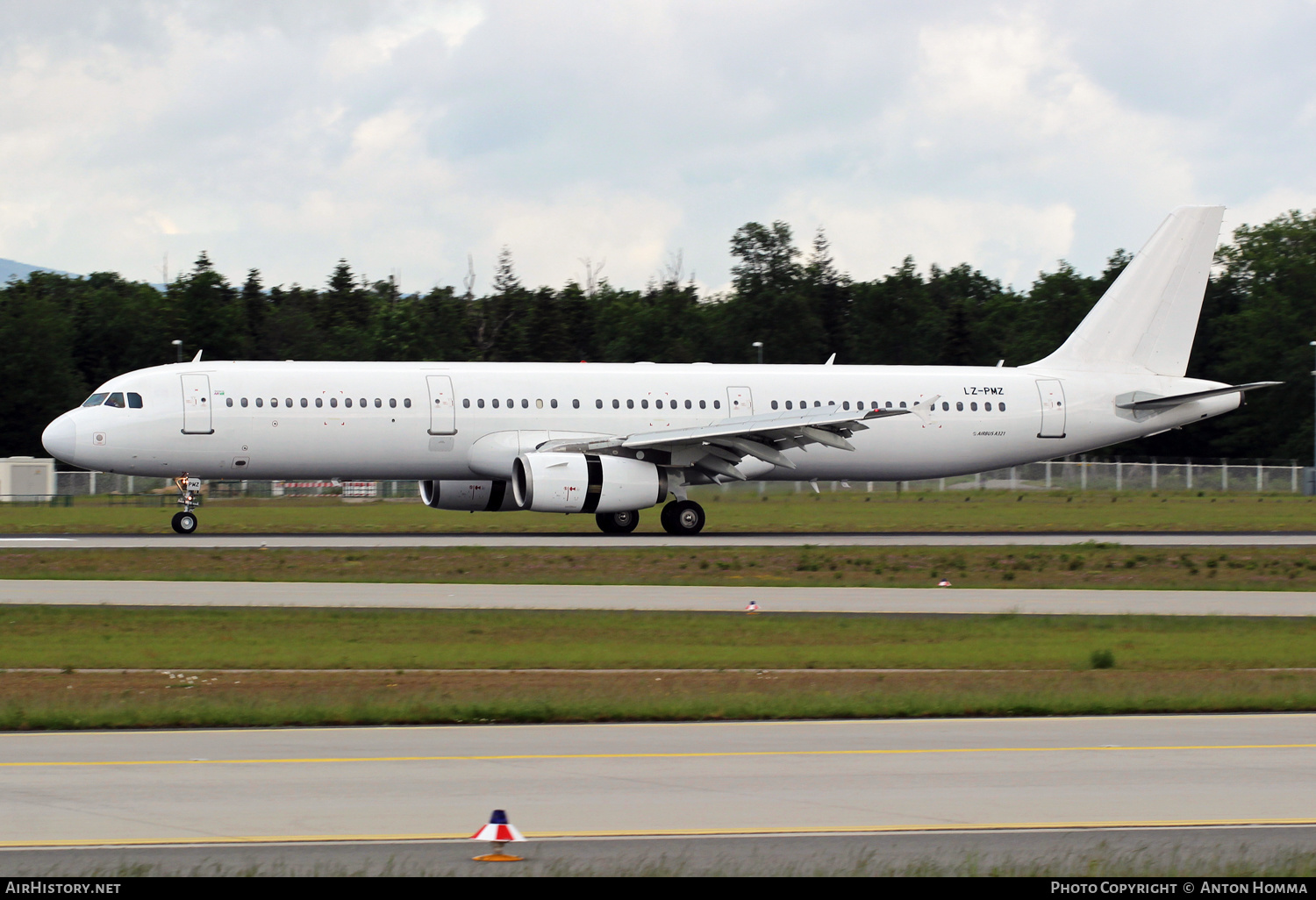 Aircraft Photo of LZ-PMZ | Airbus A321-231 | VIA - Air VIA Bulgarian Airways | AirHistory.net #263265