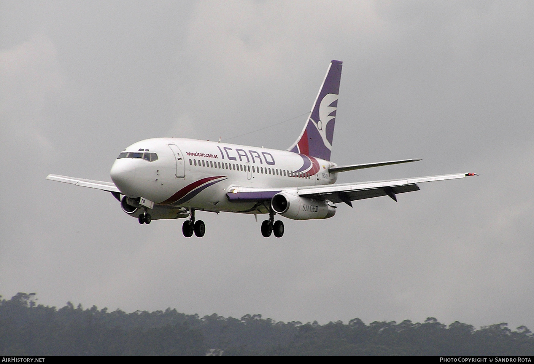 Aircraft Photo of HC-CFD | Boeing 737-236/Adv | Ícaro Air | AirHistory.net #263643