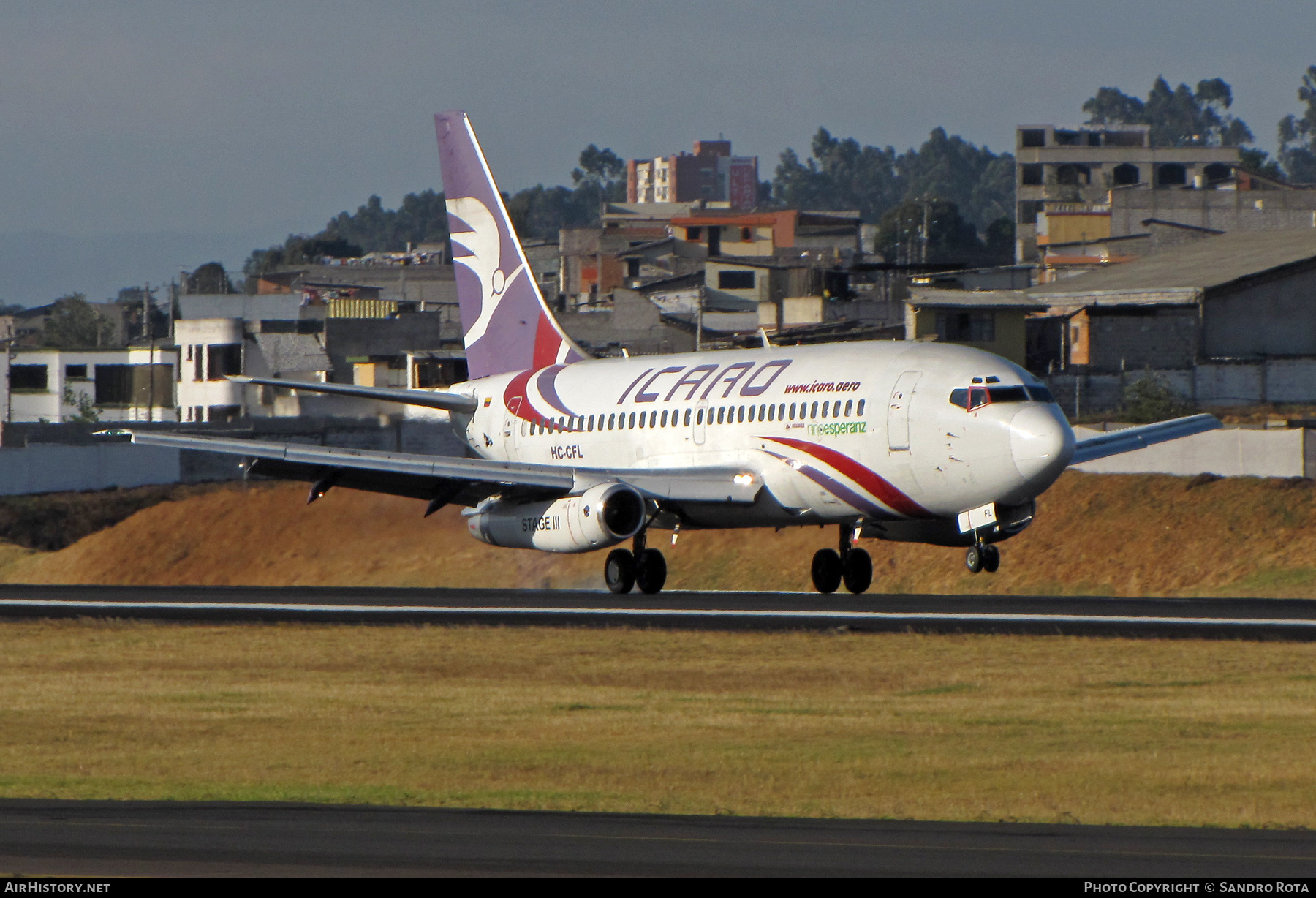 Aircraft Photo of HC-CFL | Boeing 737-236/Adv | Ícaro Air | AirHistory.net #263656